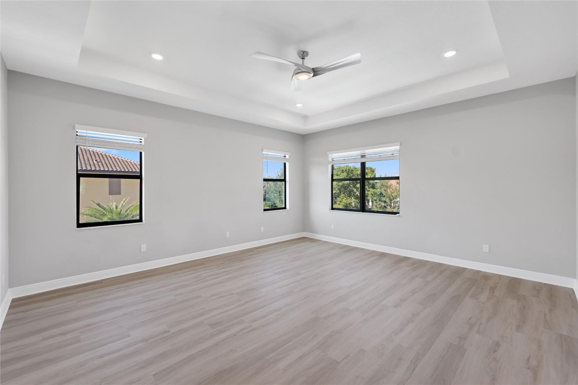 12043 N Baypoint Cir