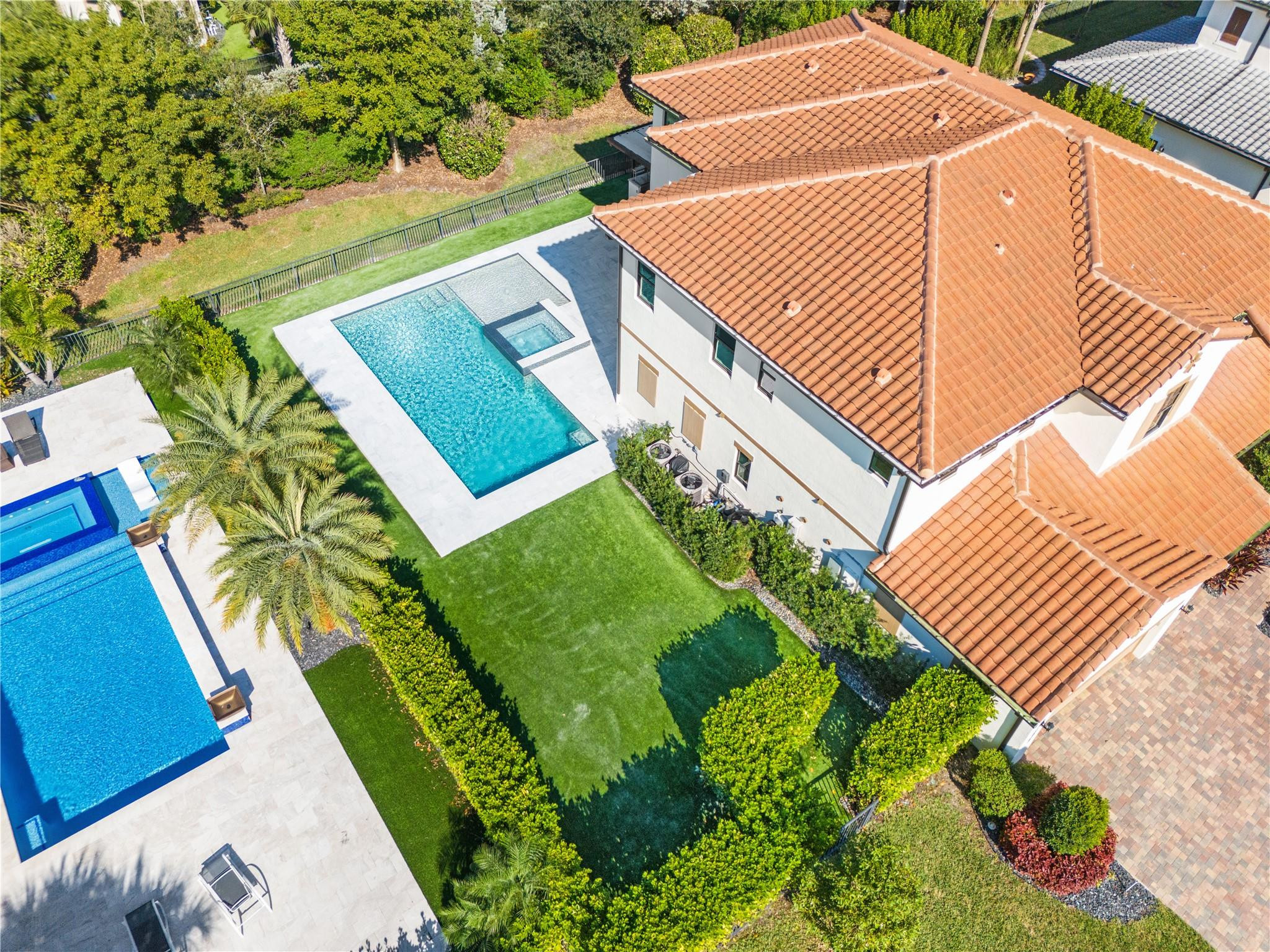 12043 N Baypoint Cir