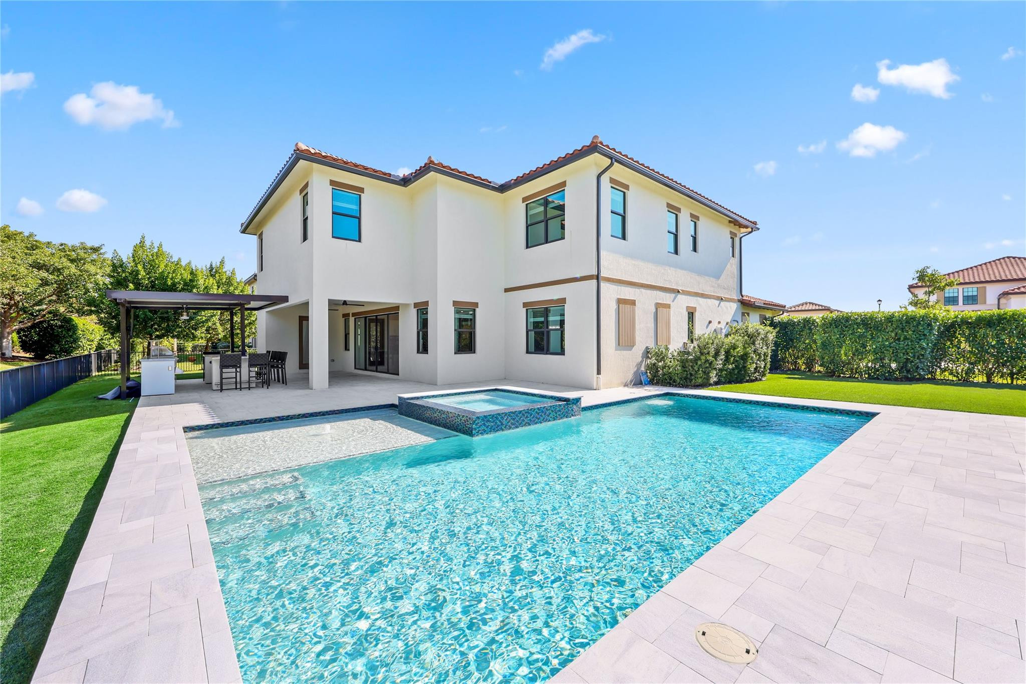 12043 N Baypoint Cir