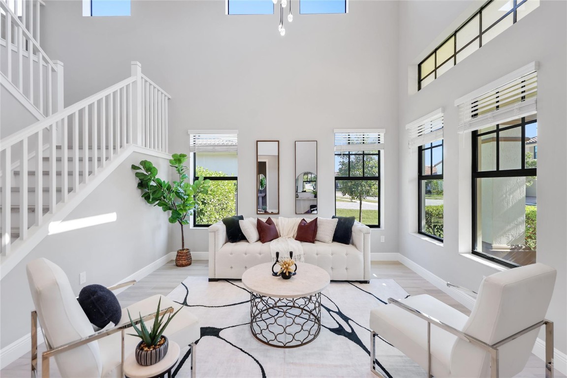 12043 N Baypoint Cir