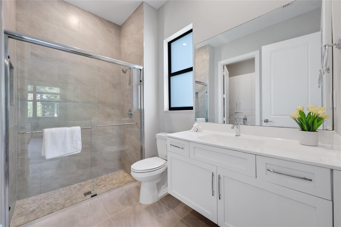 12043 N Baypoint Cir