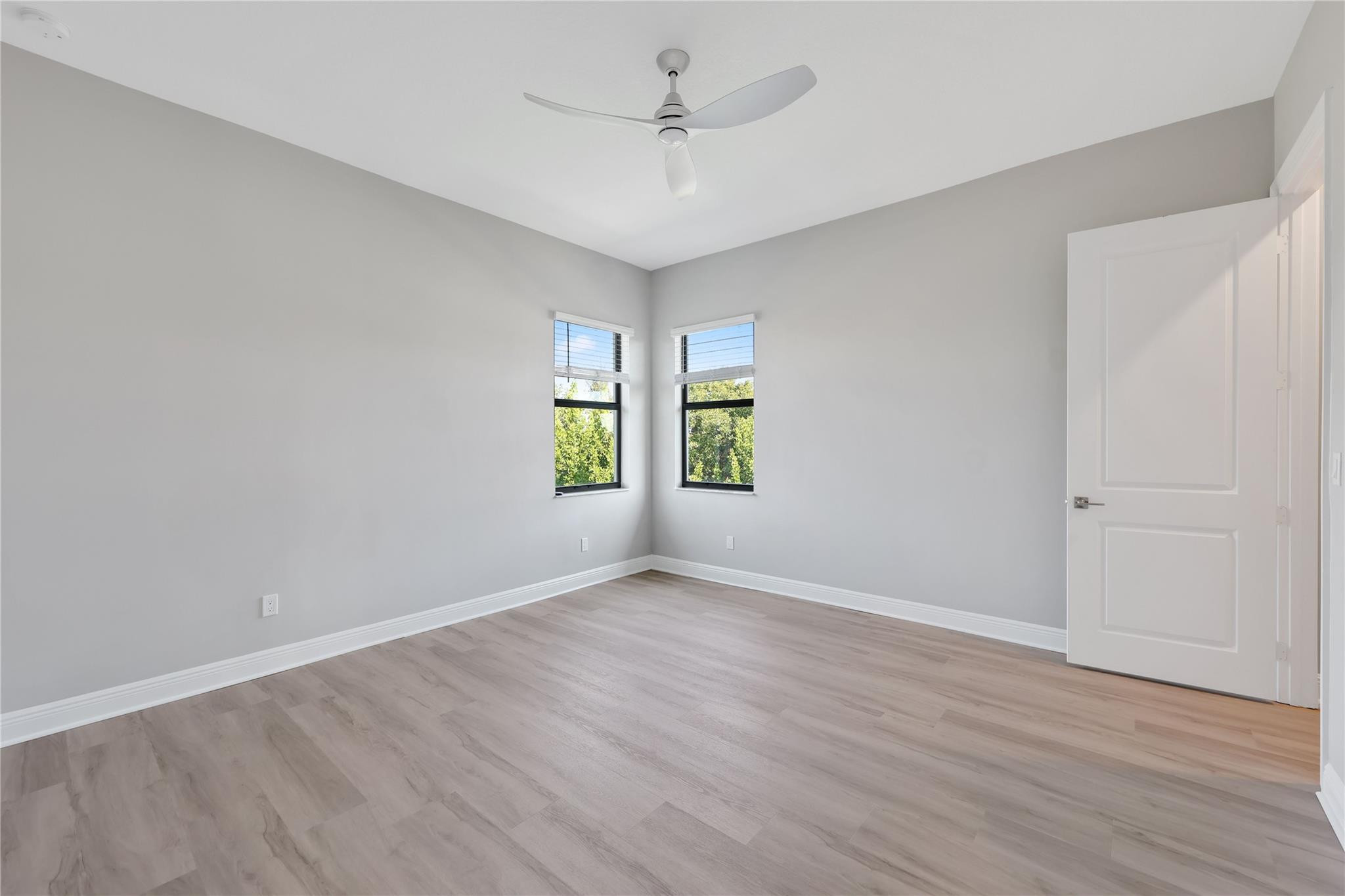 12043 N Baypoint Cir