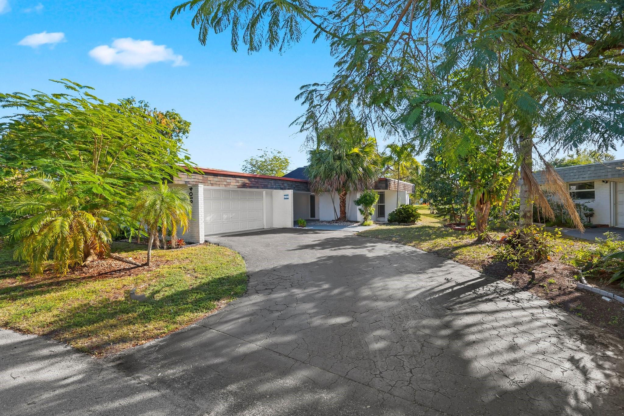 6104 White Oak Lane, Tamarac