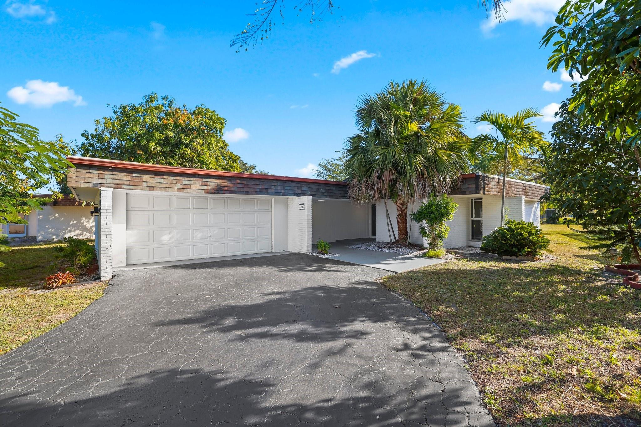 6104 White Oak Lane, Tamarac