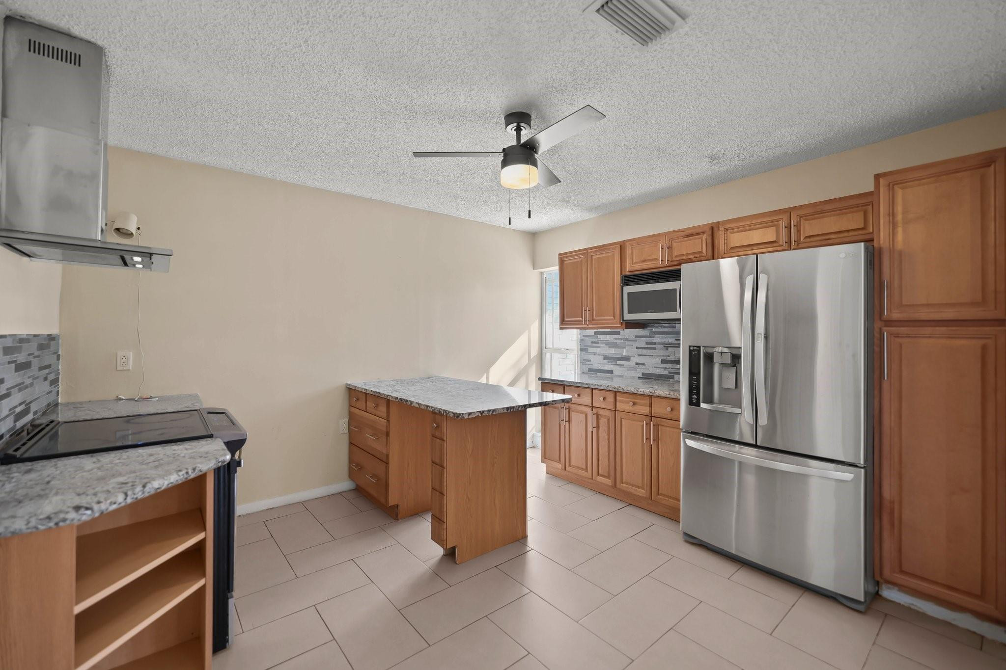6104 White Oak Lane, Tamarac