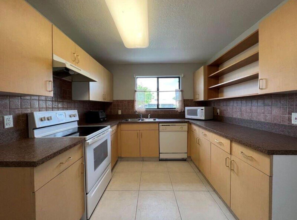 10225 NW 33rd Street