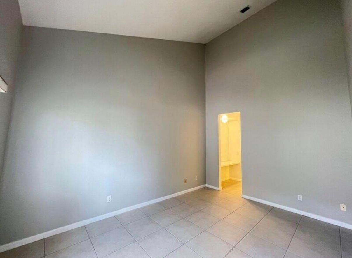 10225 NW 33rd Street