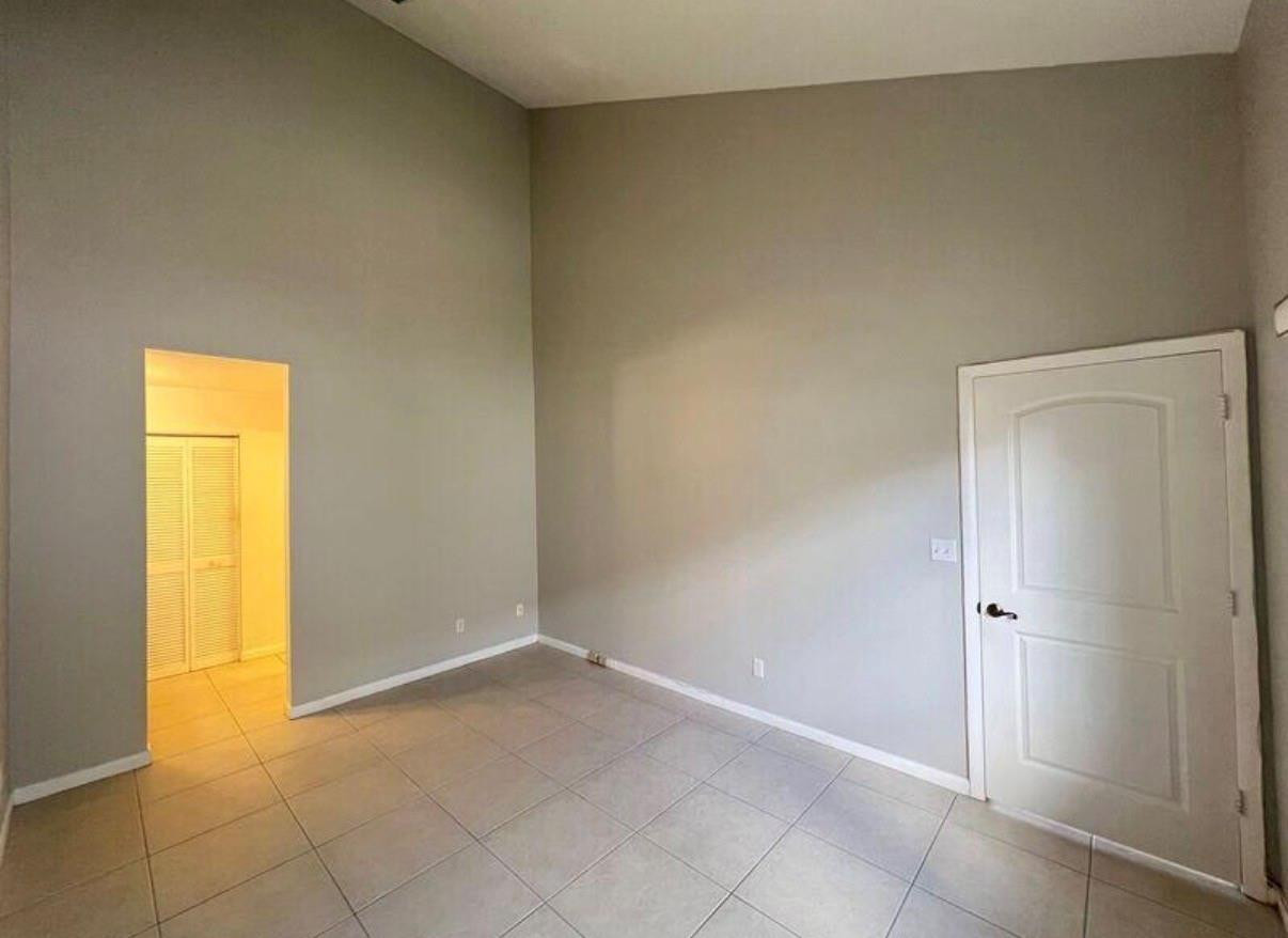 10225 NW 33rd Street