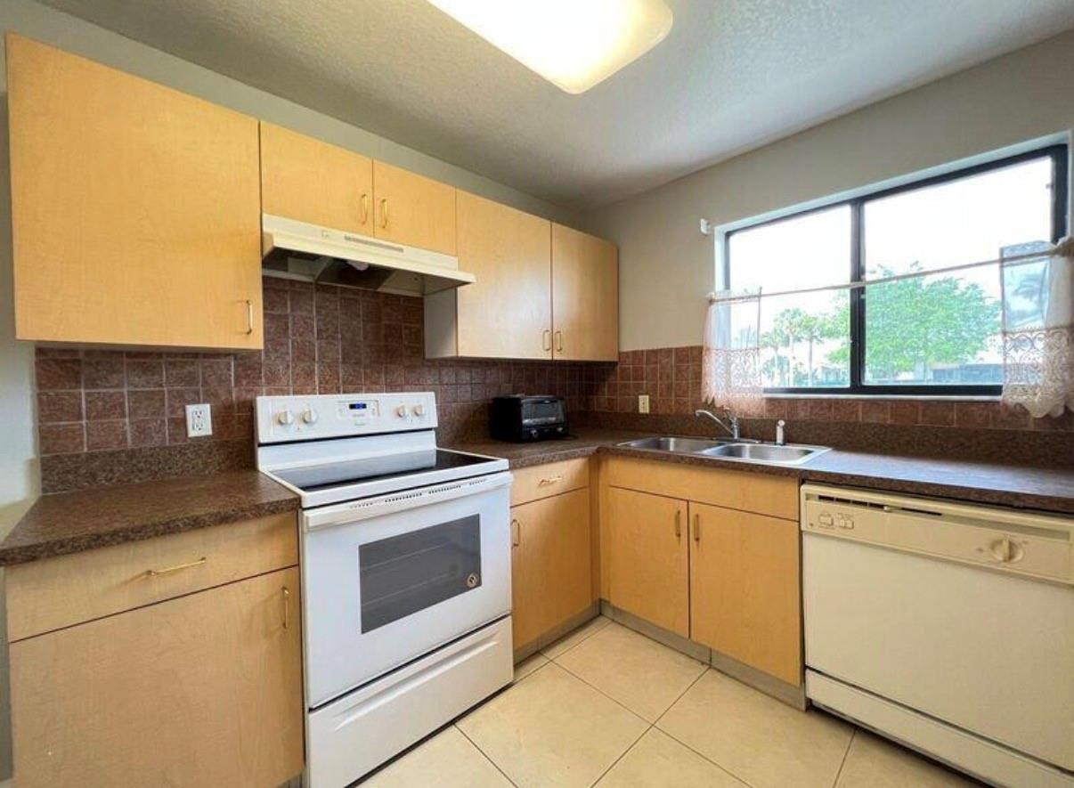 10225 NW 33rd Street