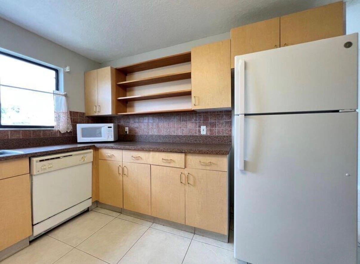 10225 NW 33rd Street