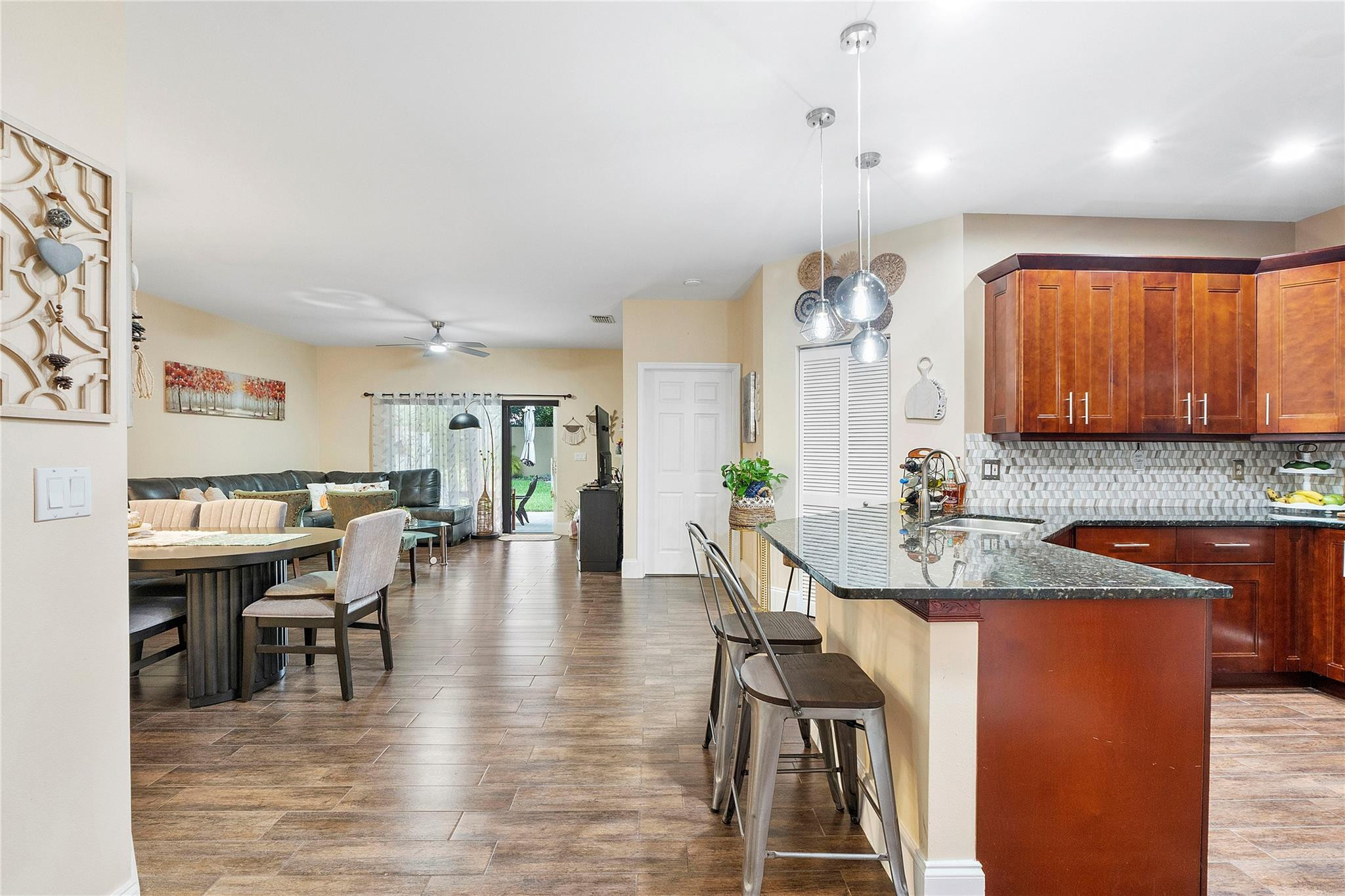 1273 SW 48th Terrace