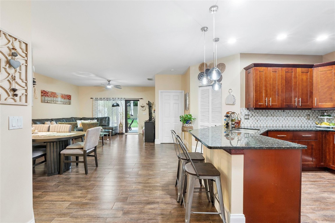 1273 SW 48th Terrace