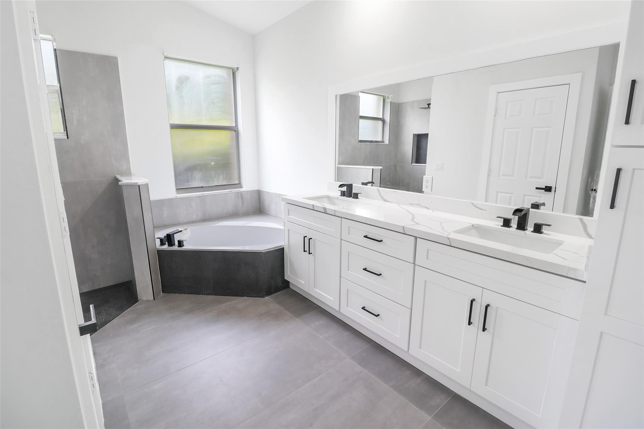 5824 NW 120th Avenue