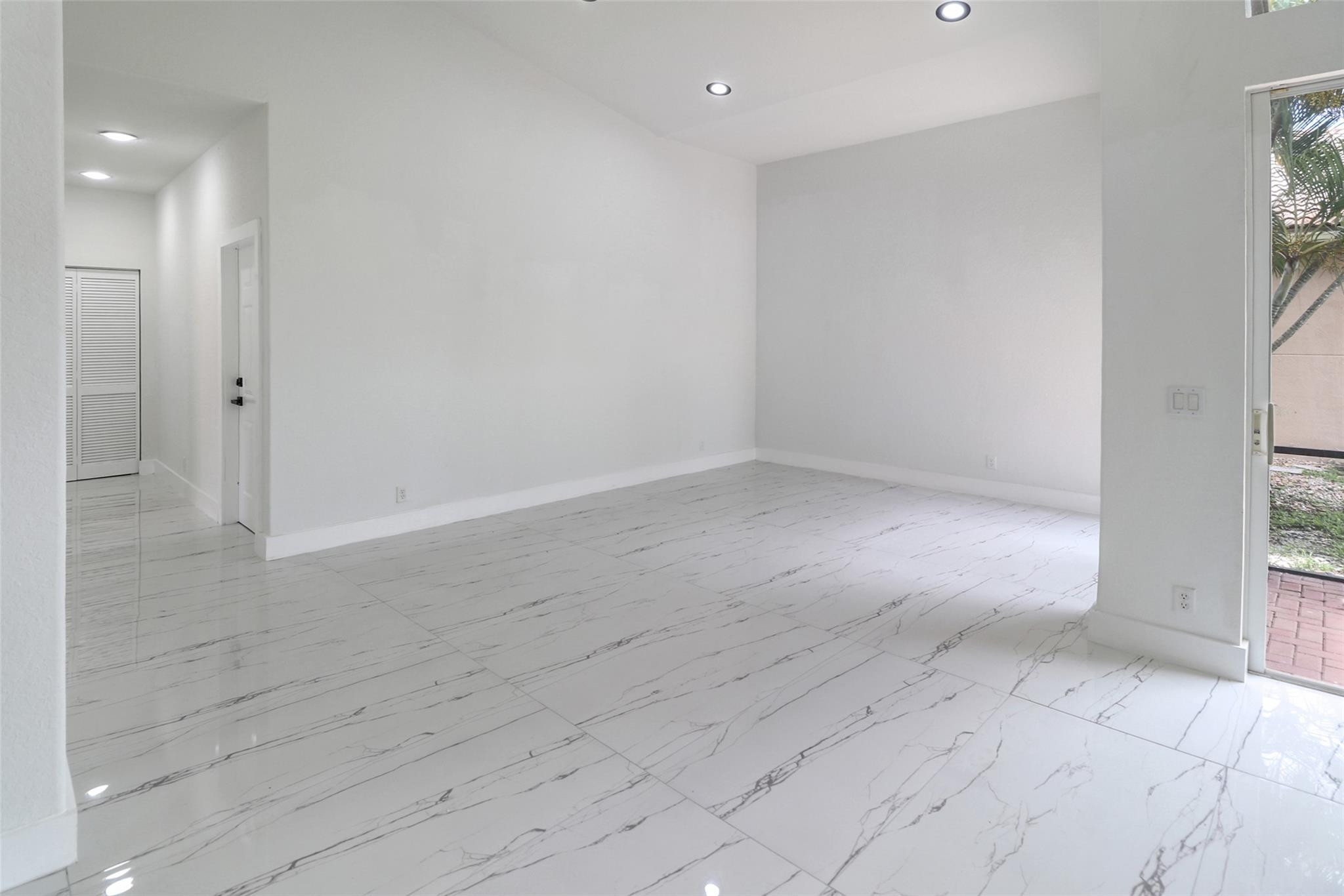 5824 NW 120th Avenue