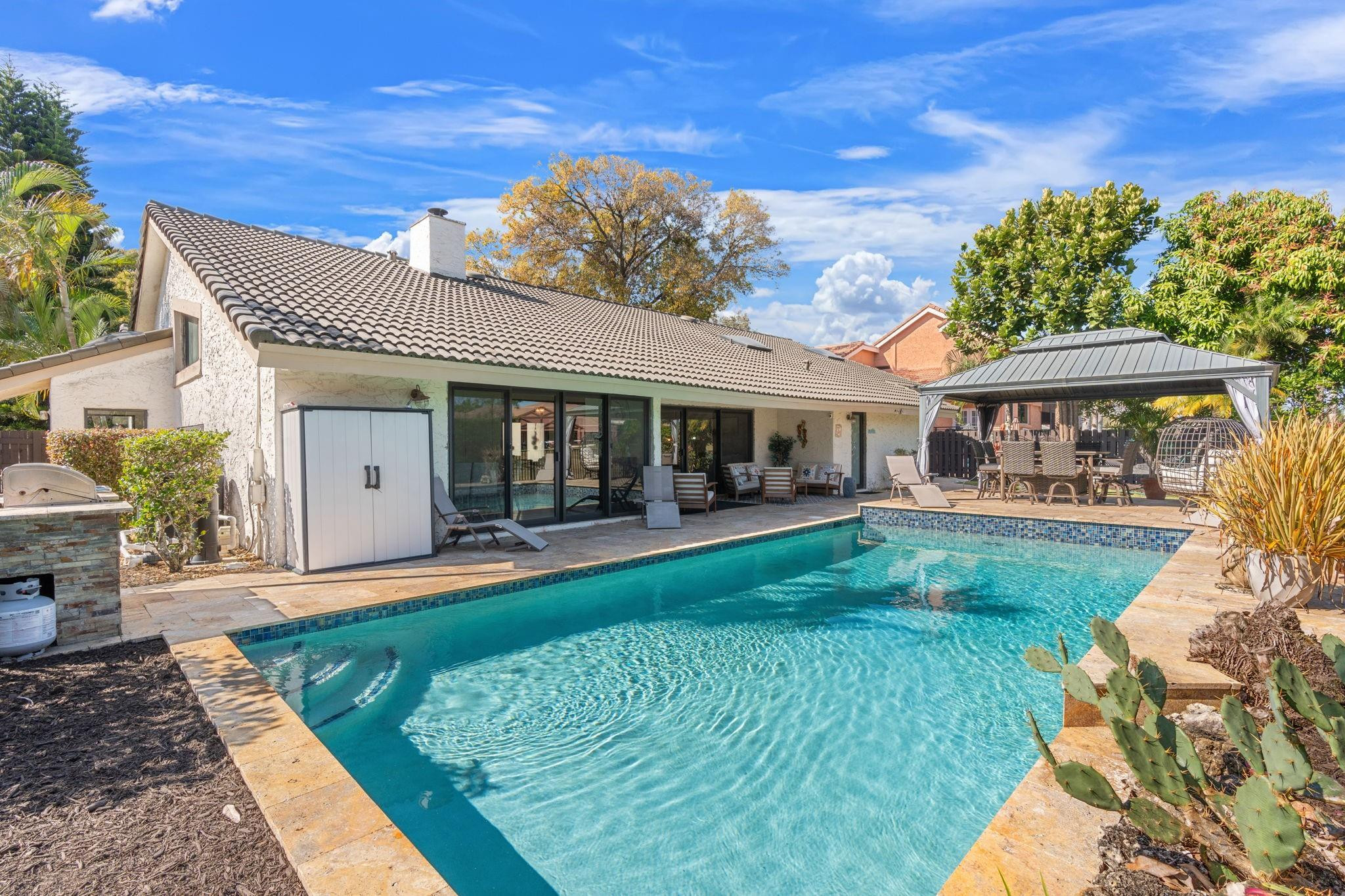 7554 Black Olive Avenue