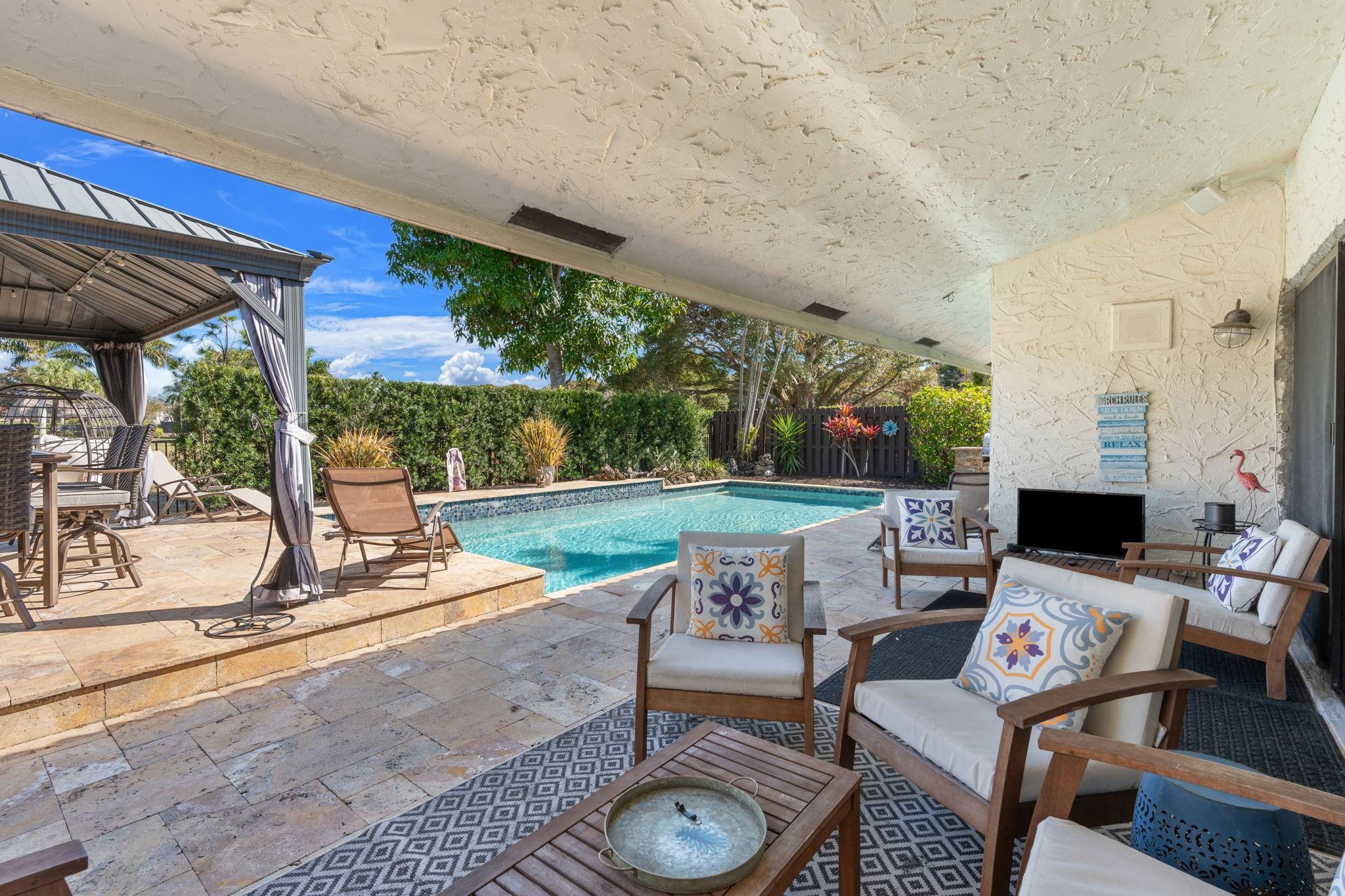 7554 Black Olive Avenue