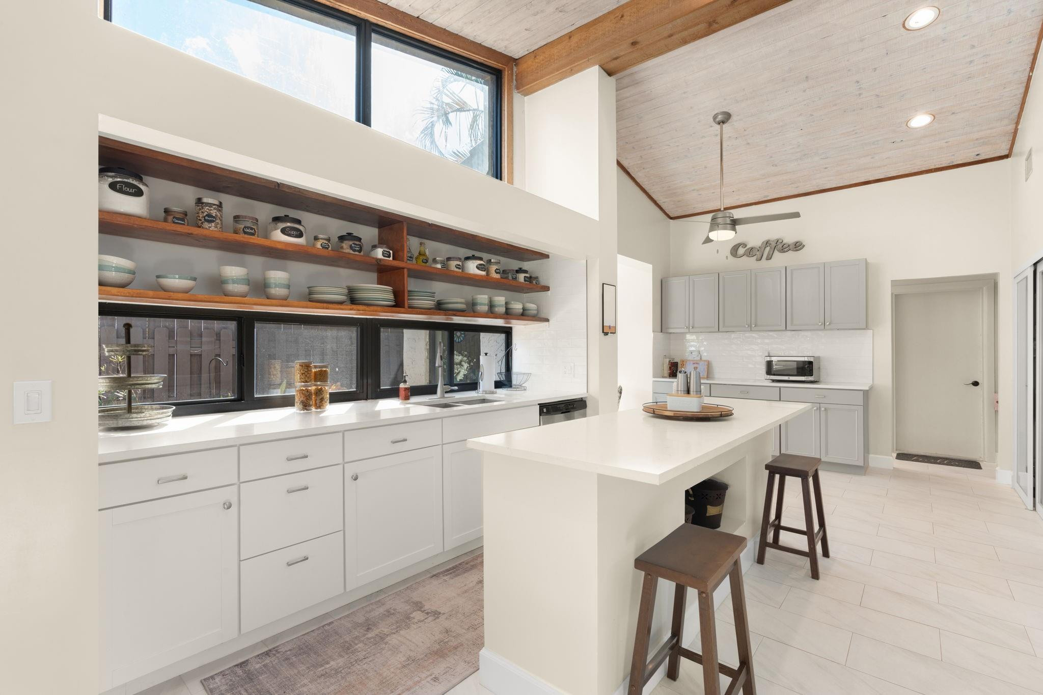 7554 Black Olive Avenue