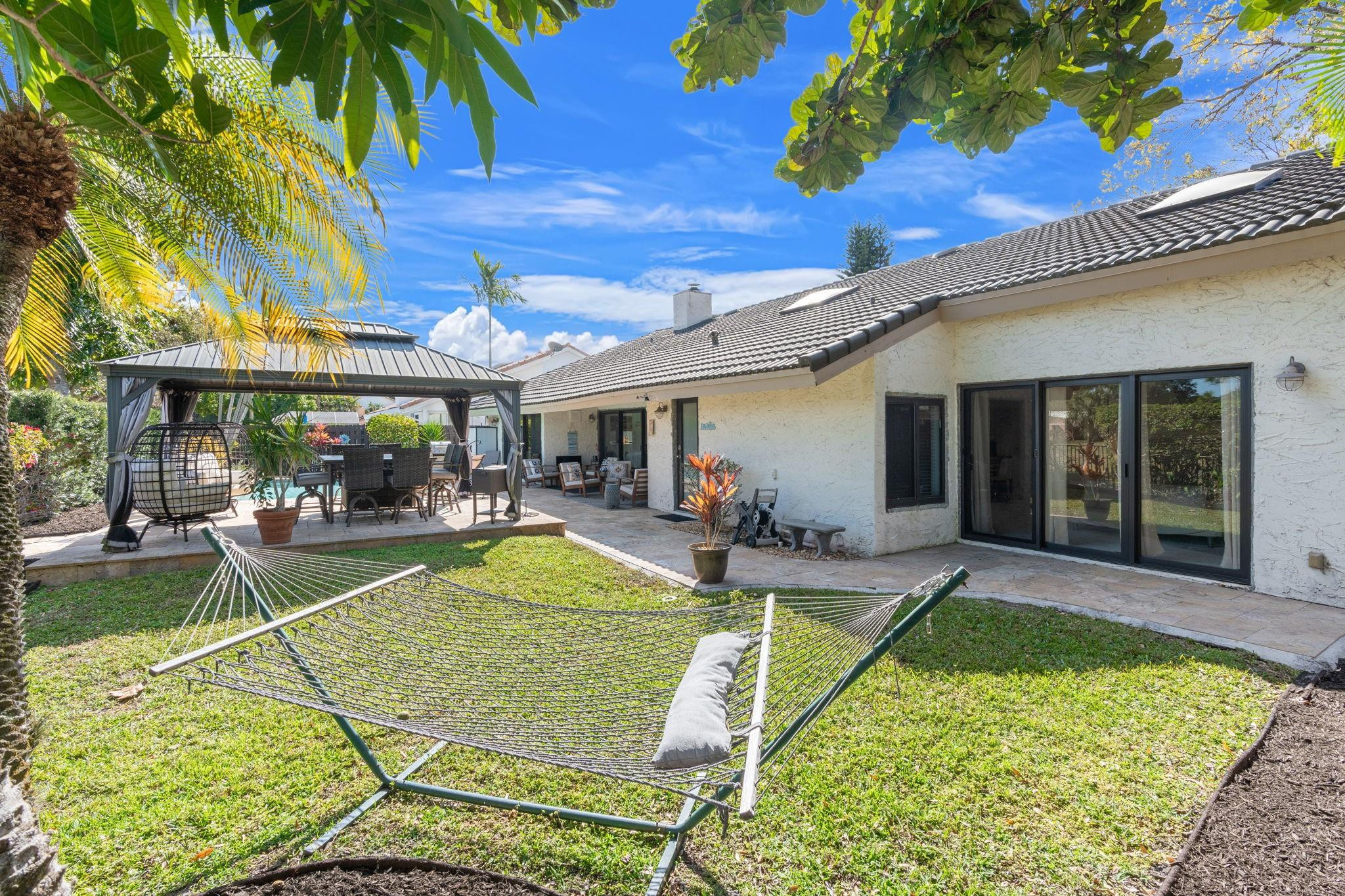 7554 Black Olive Avenue