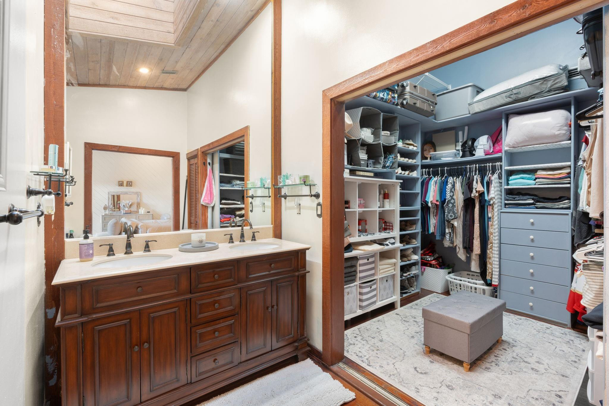 7554 Black Olive Avenue