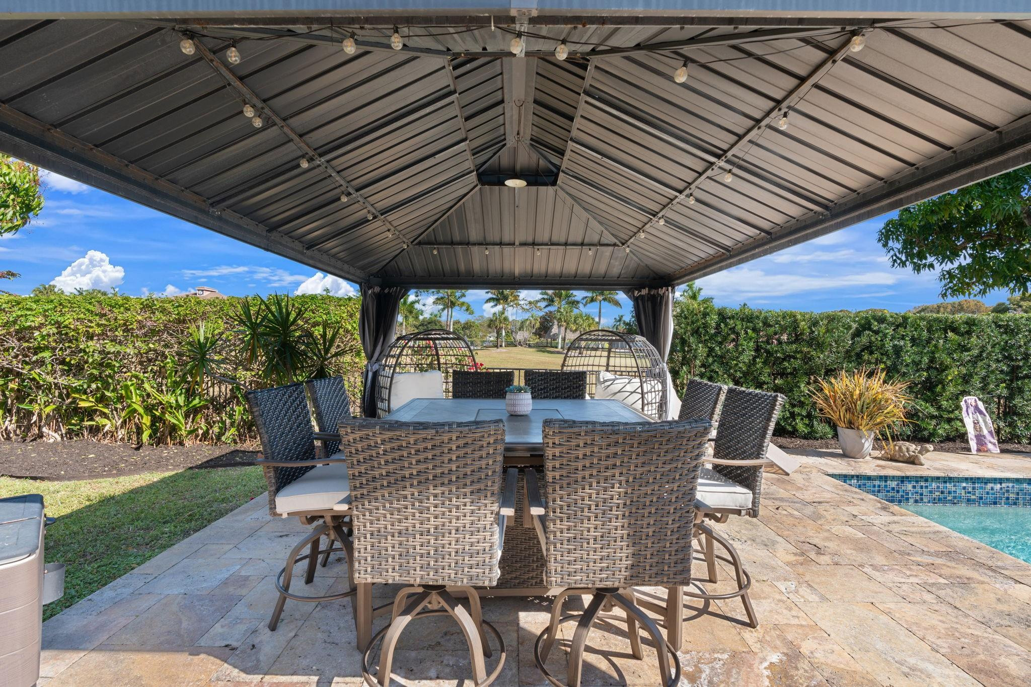 7554 Black Olive Avenue