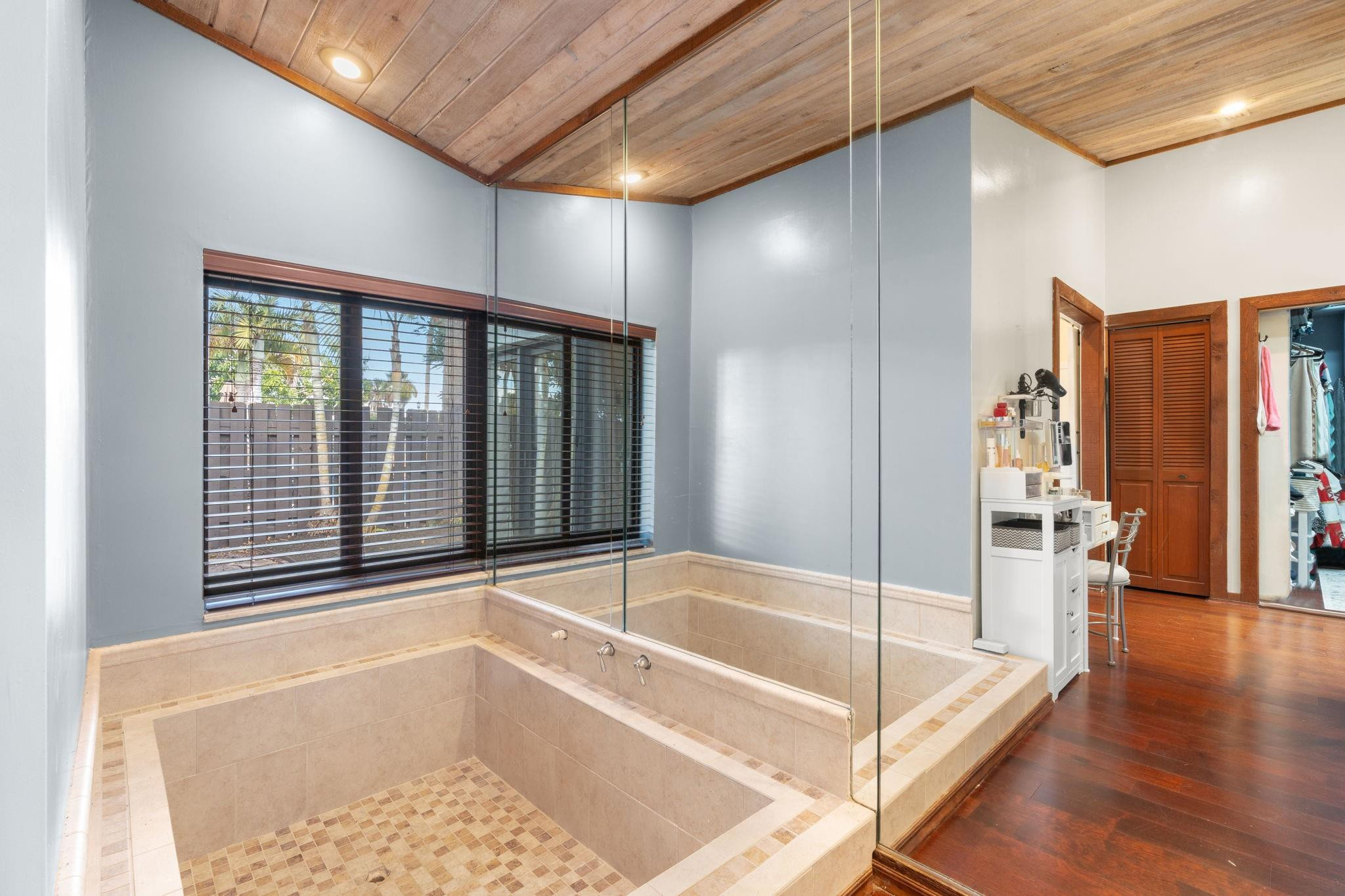 7554 Black Olive Avenue