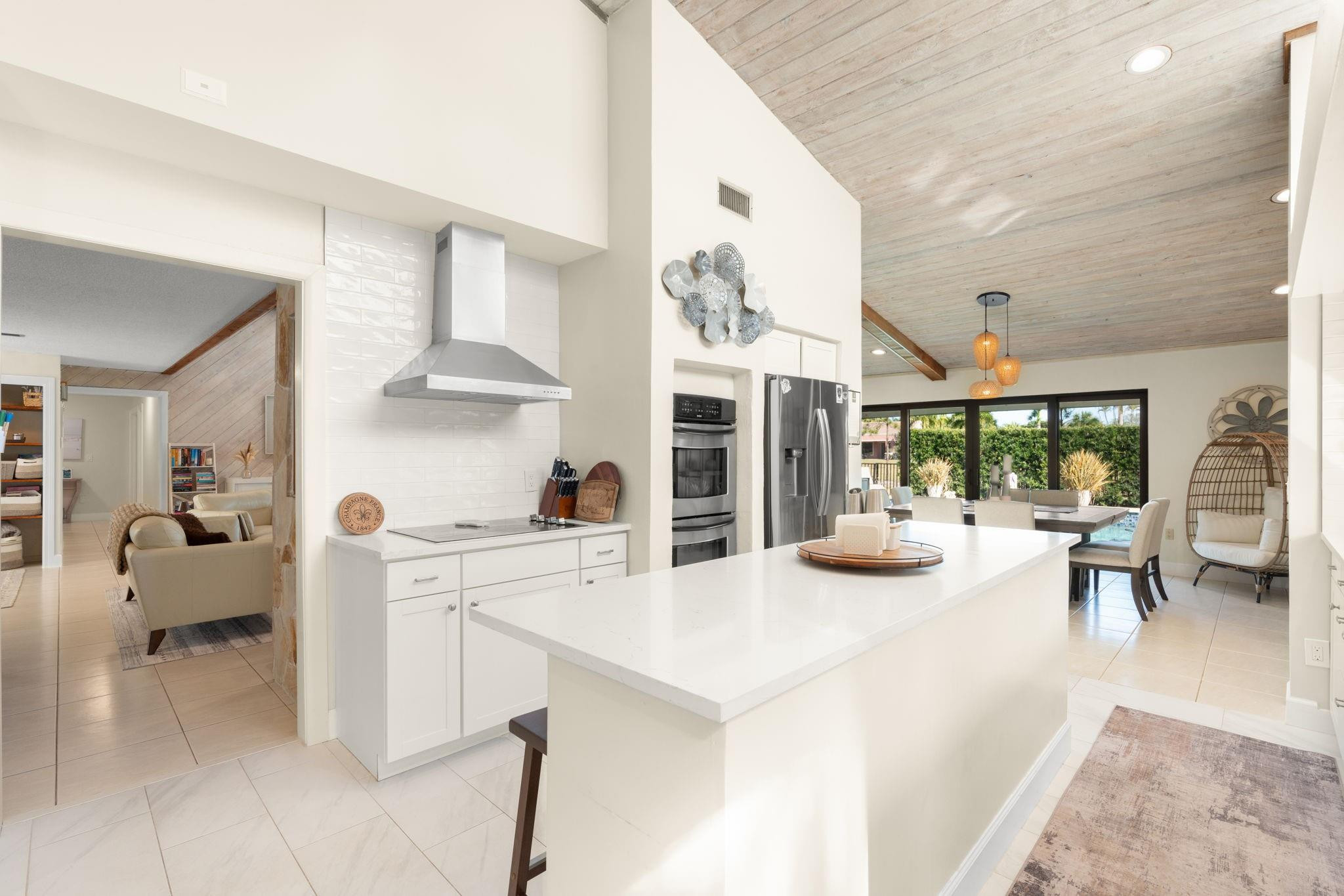 7554 Black Olive Avenue