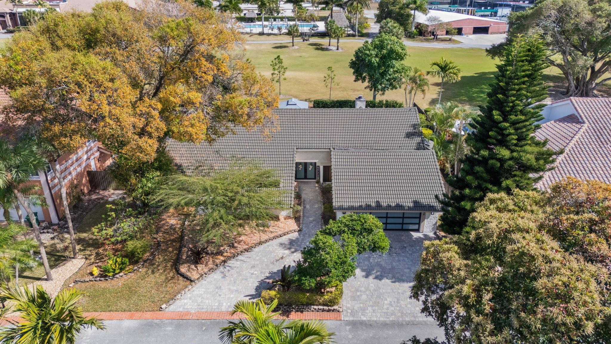 7554 Black Olive Avenue