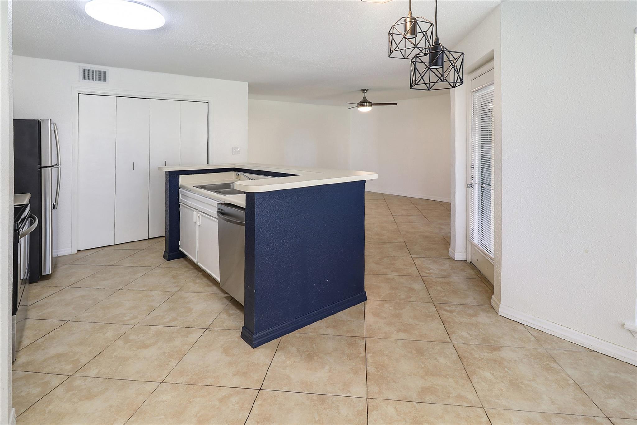 777 Riverside Drive 1516