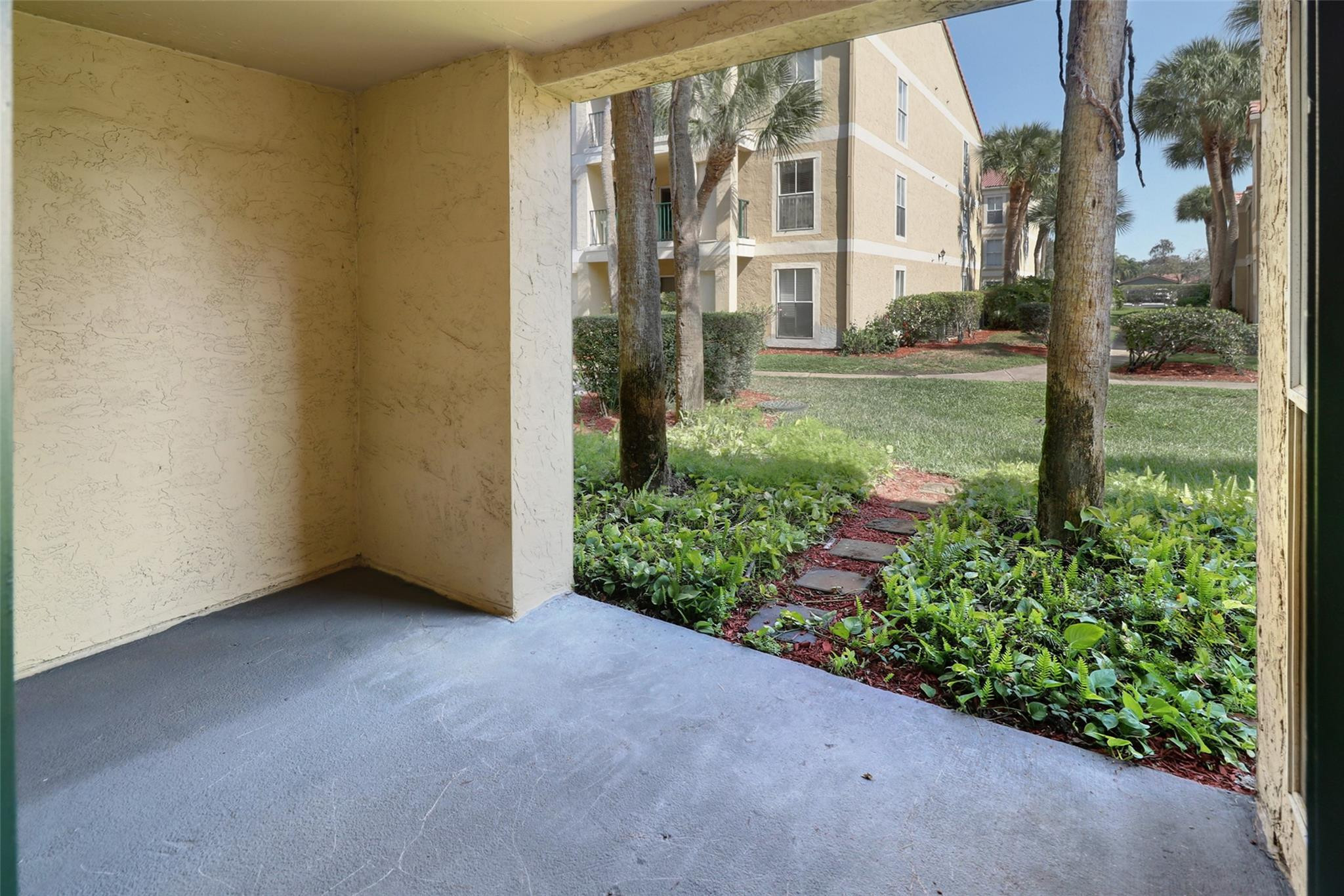 777 Riverside Drive 1516