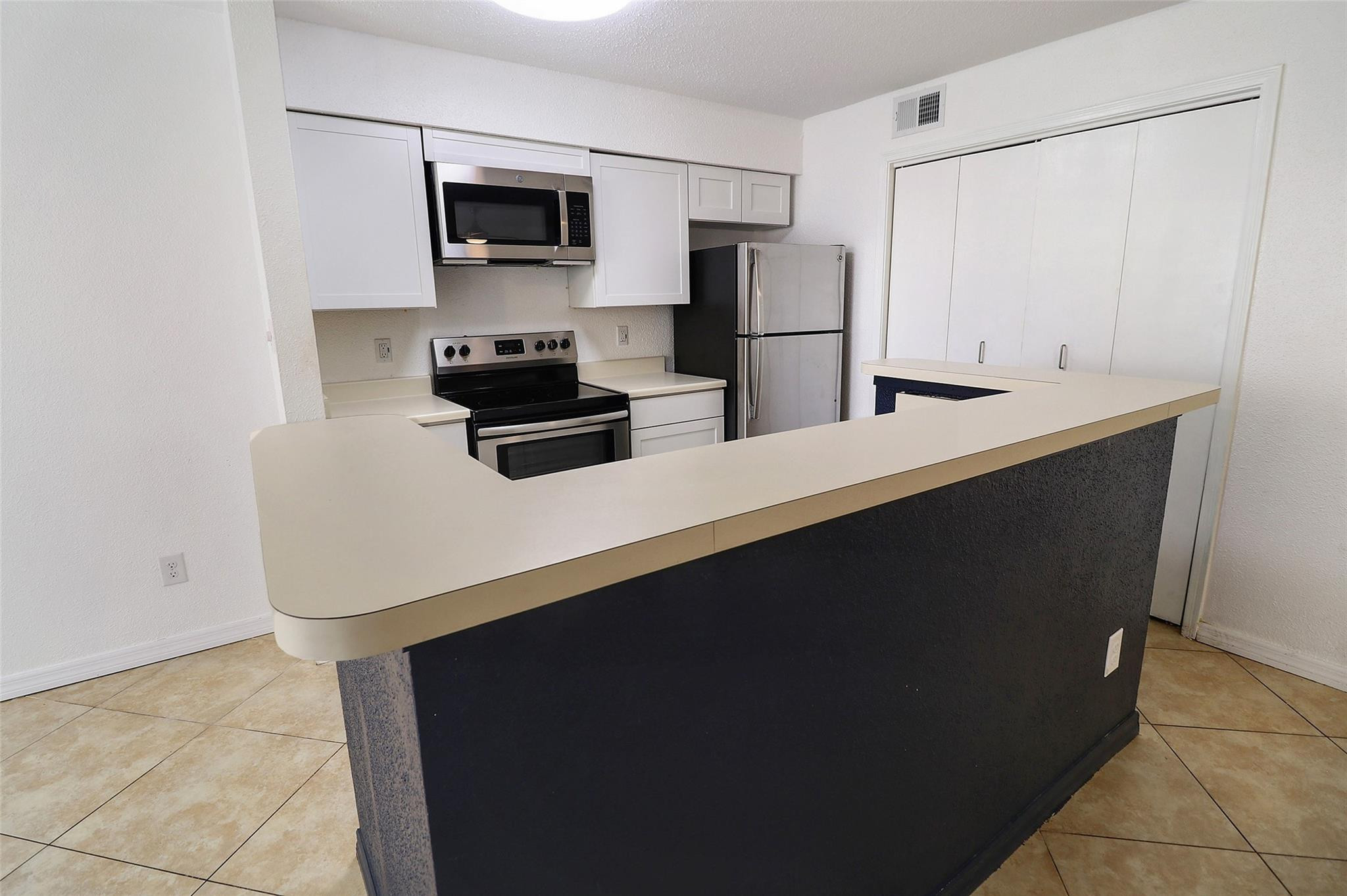 777 Riverside Drive 1516