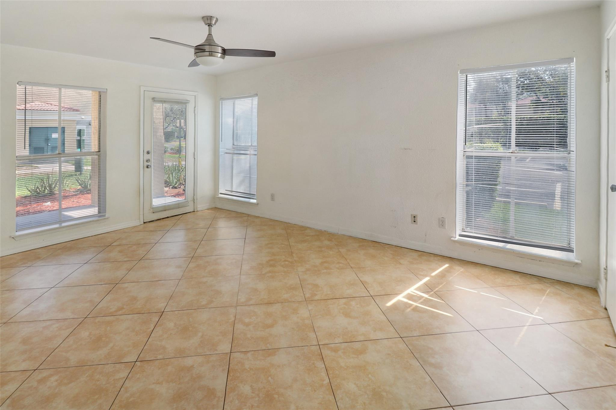 777 Riverside Drive 1516