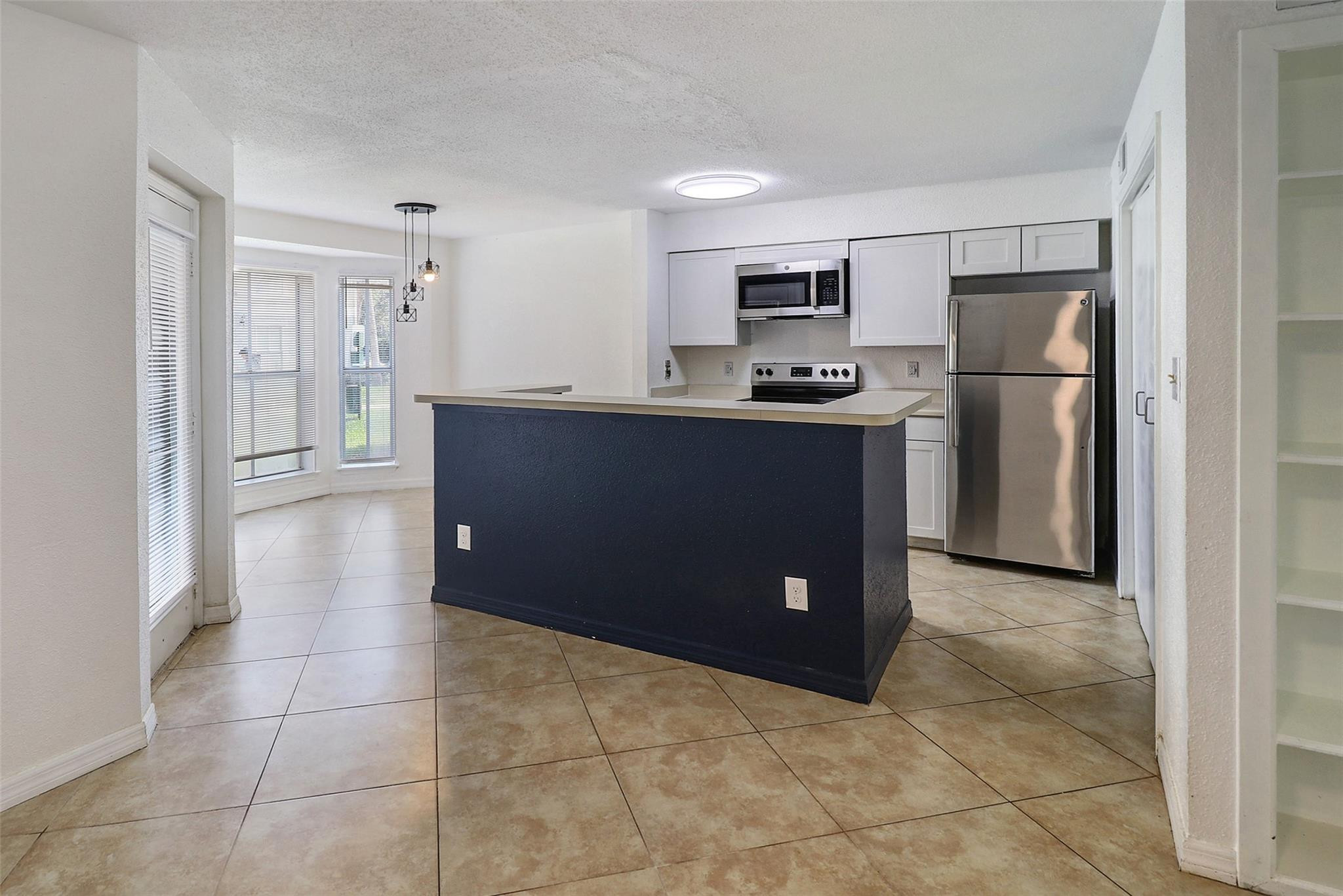 777 Riverside Drive 1516