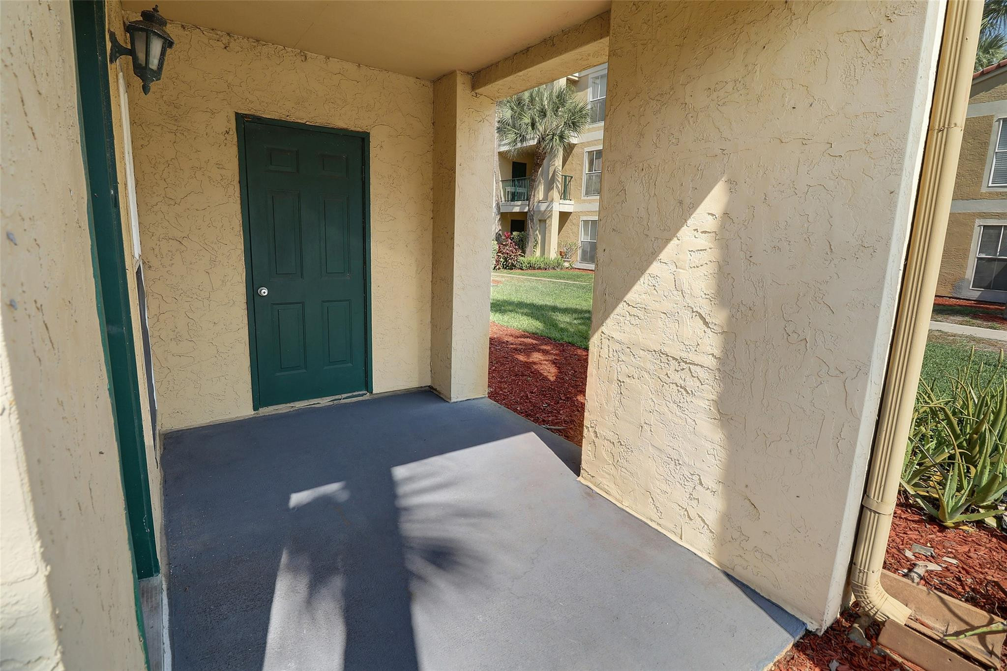 777 Riverside Drive 1516