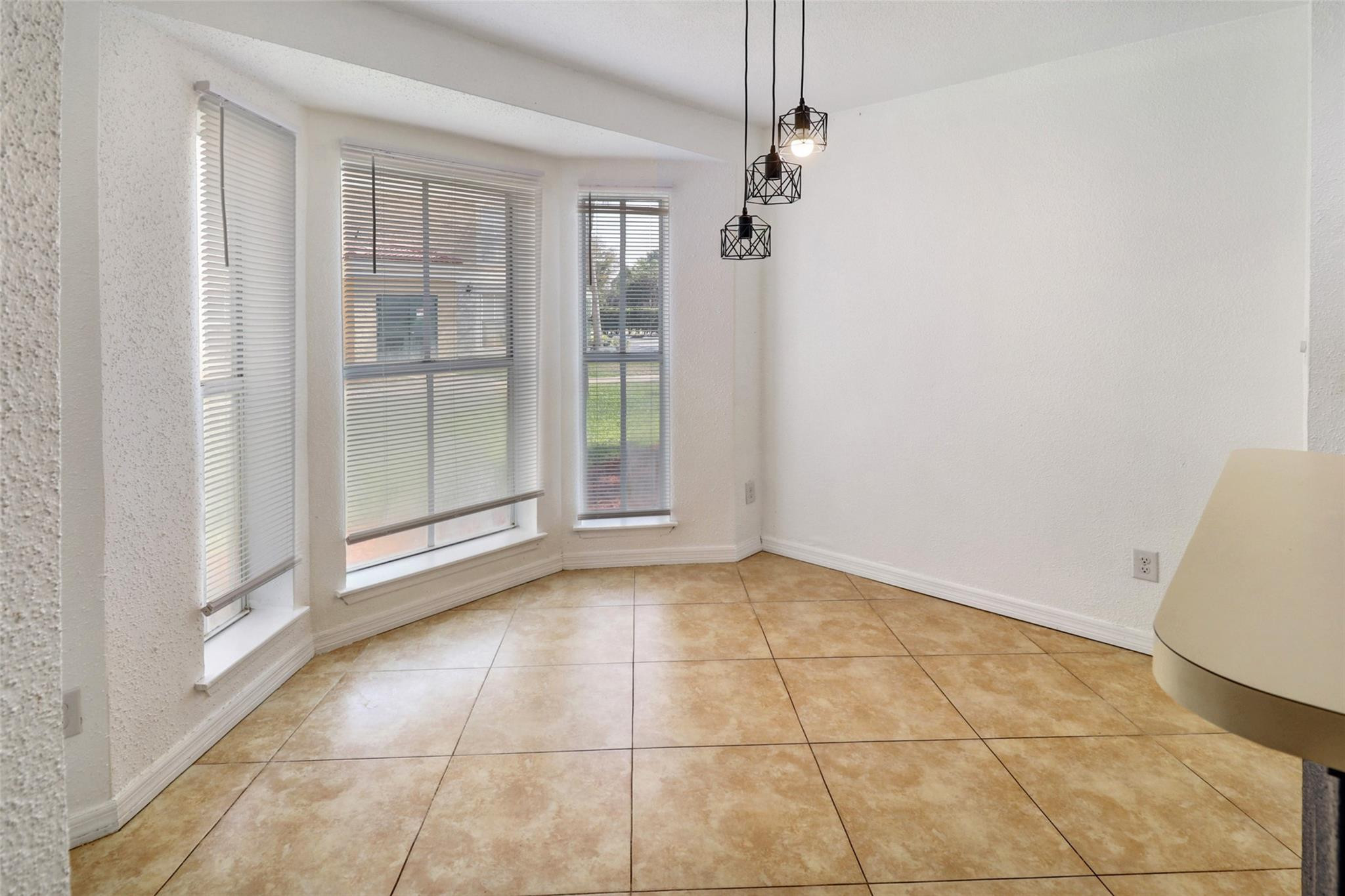 777 Riverside Drive 1516