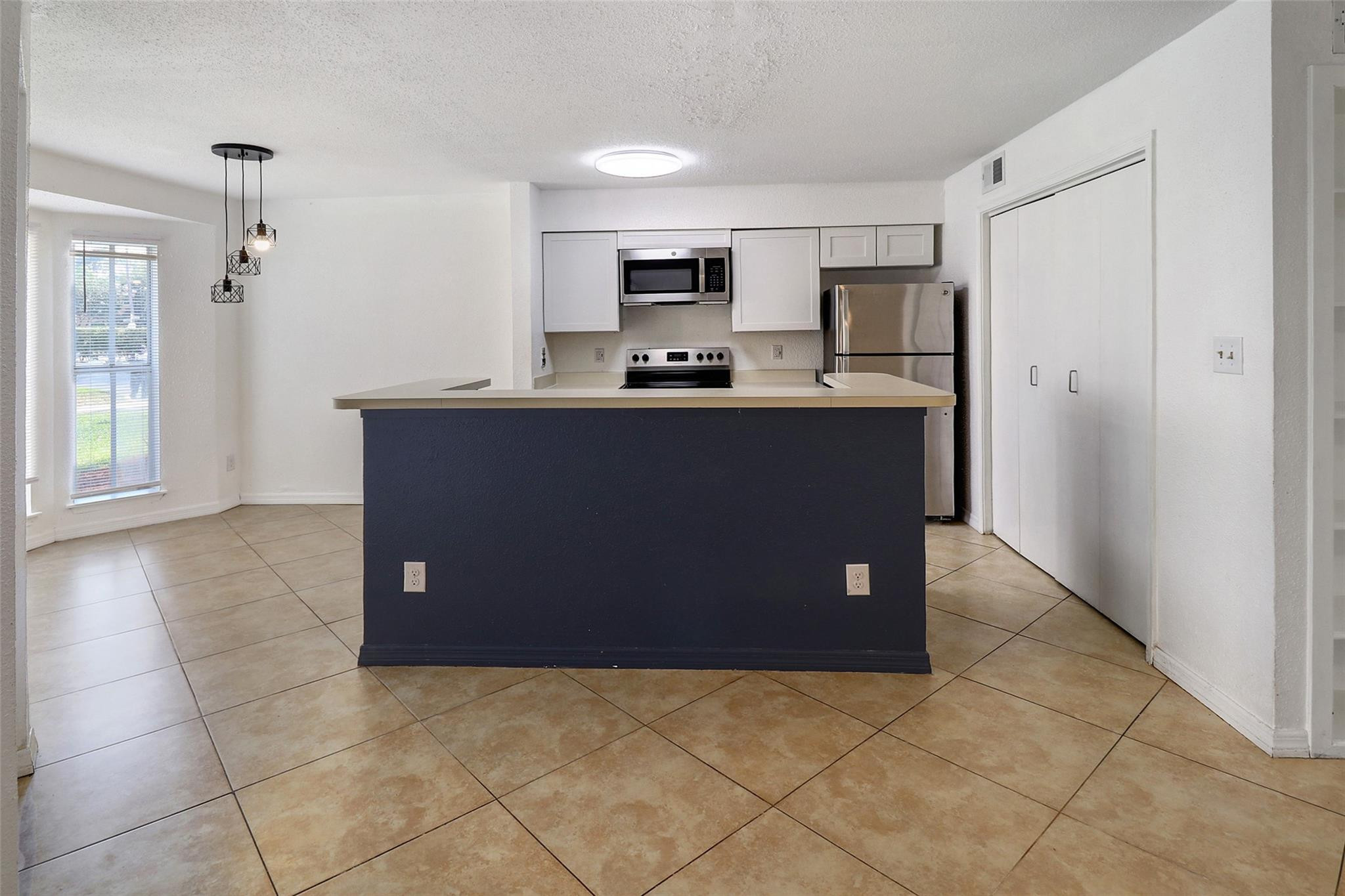 777 Riverside Drive 1516