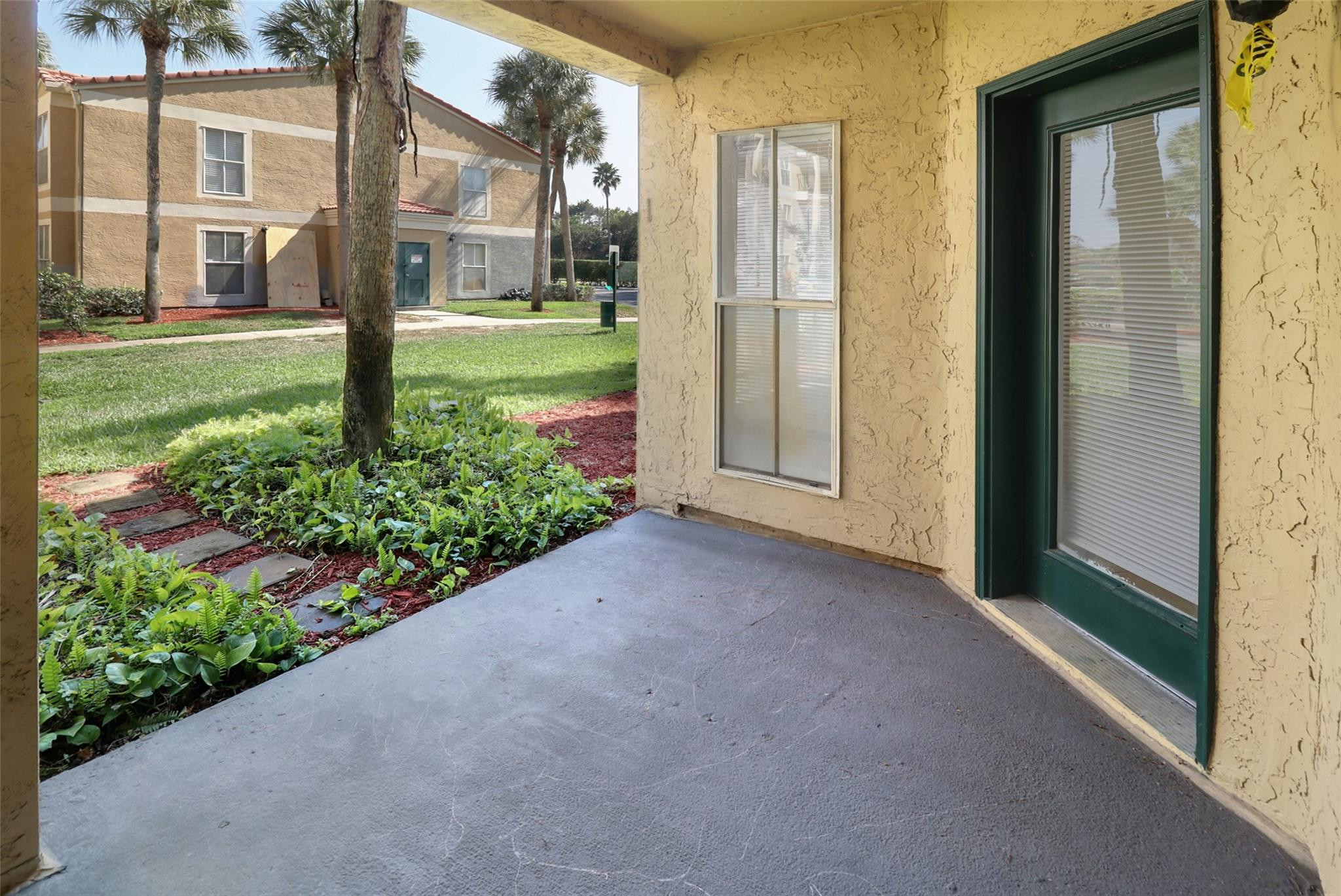 777 Riverside Drive 1516