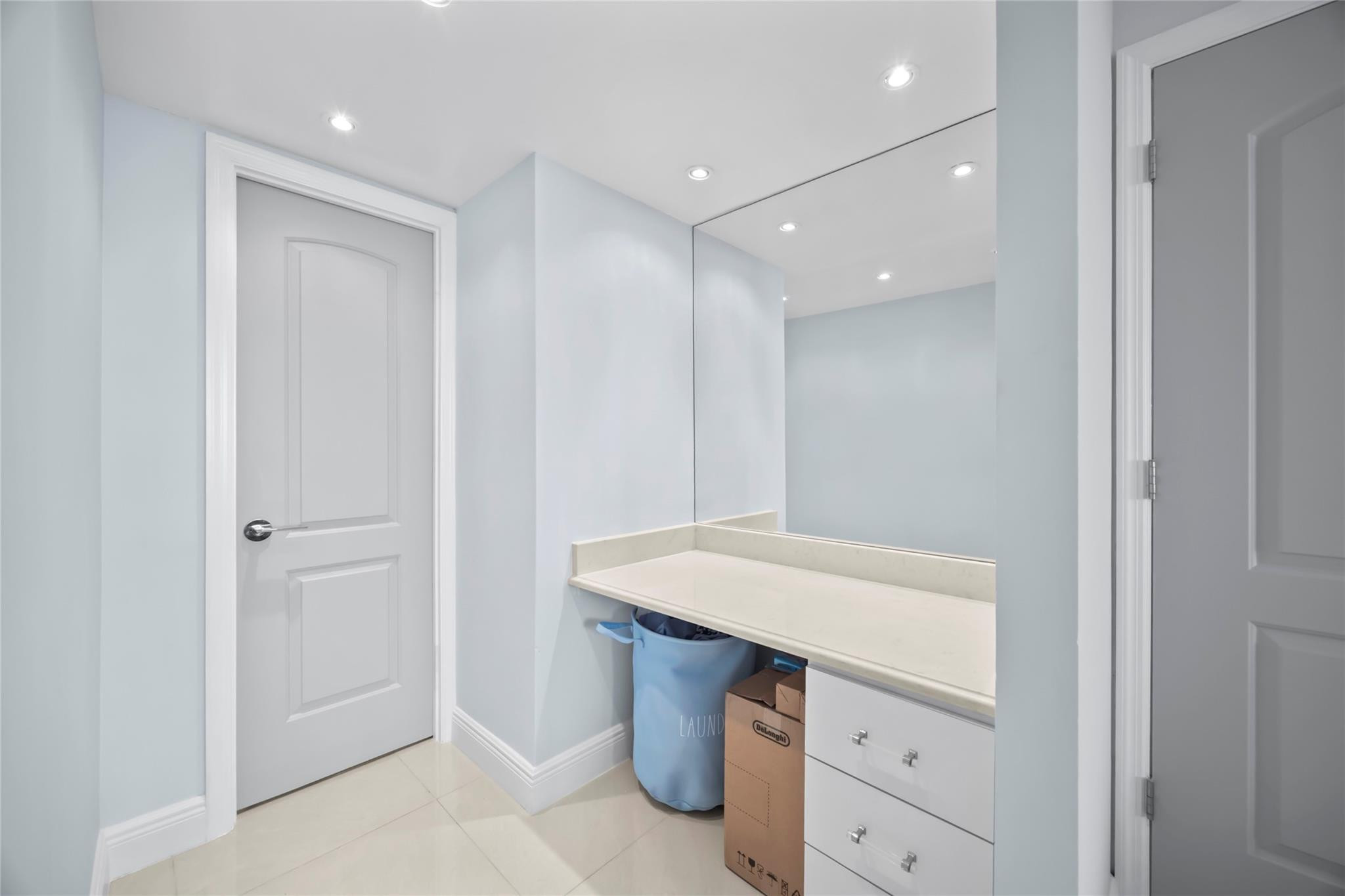2030 S Ocean Drive 1216