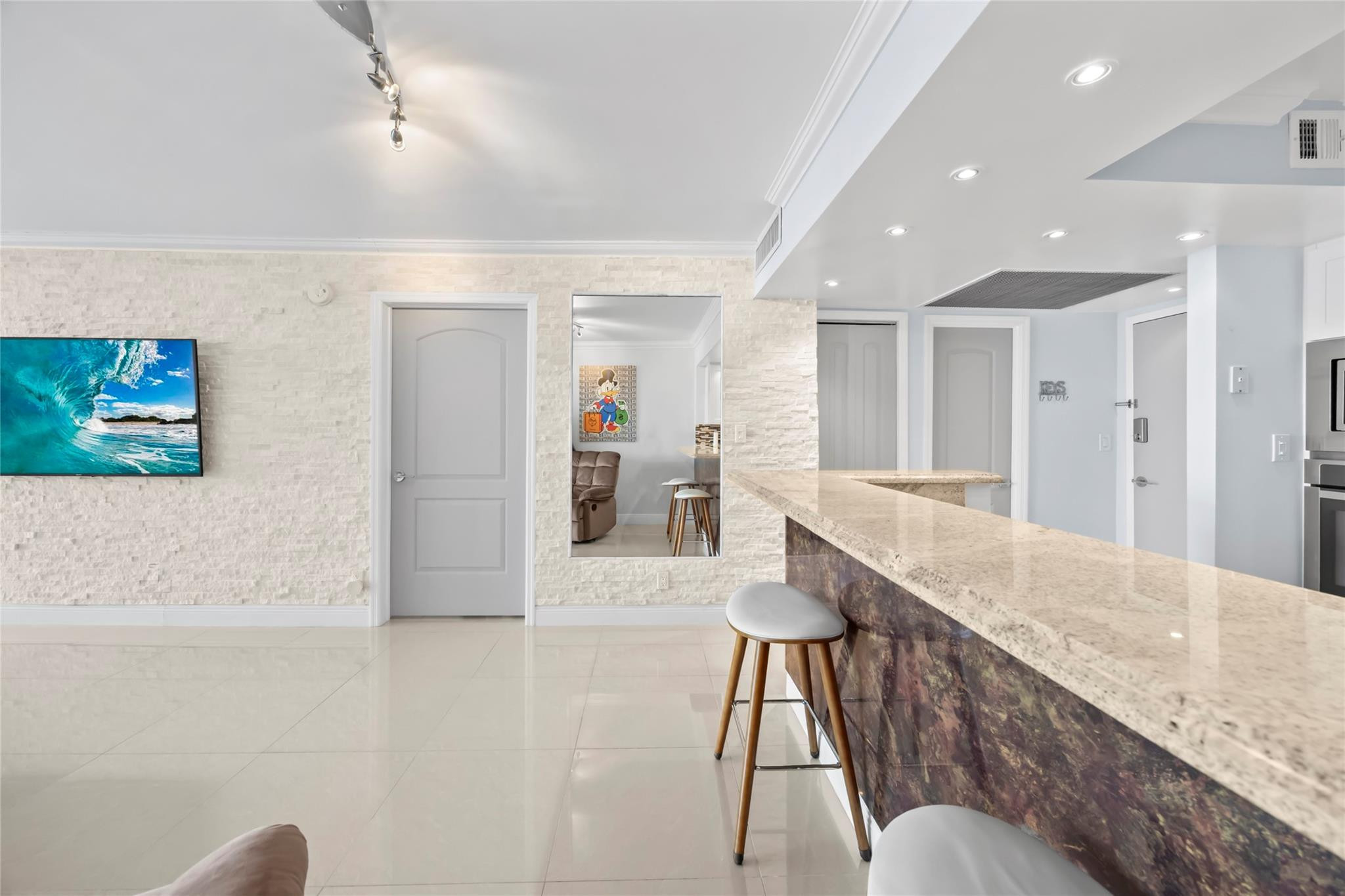 2030 S Ocean Drive 1216