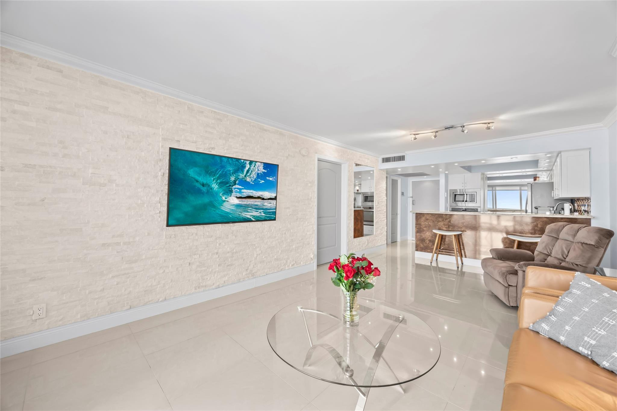 2030 S Ocean Drive 1216