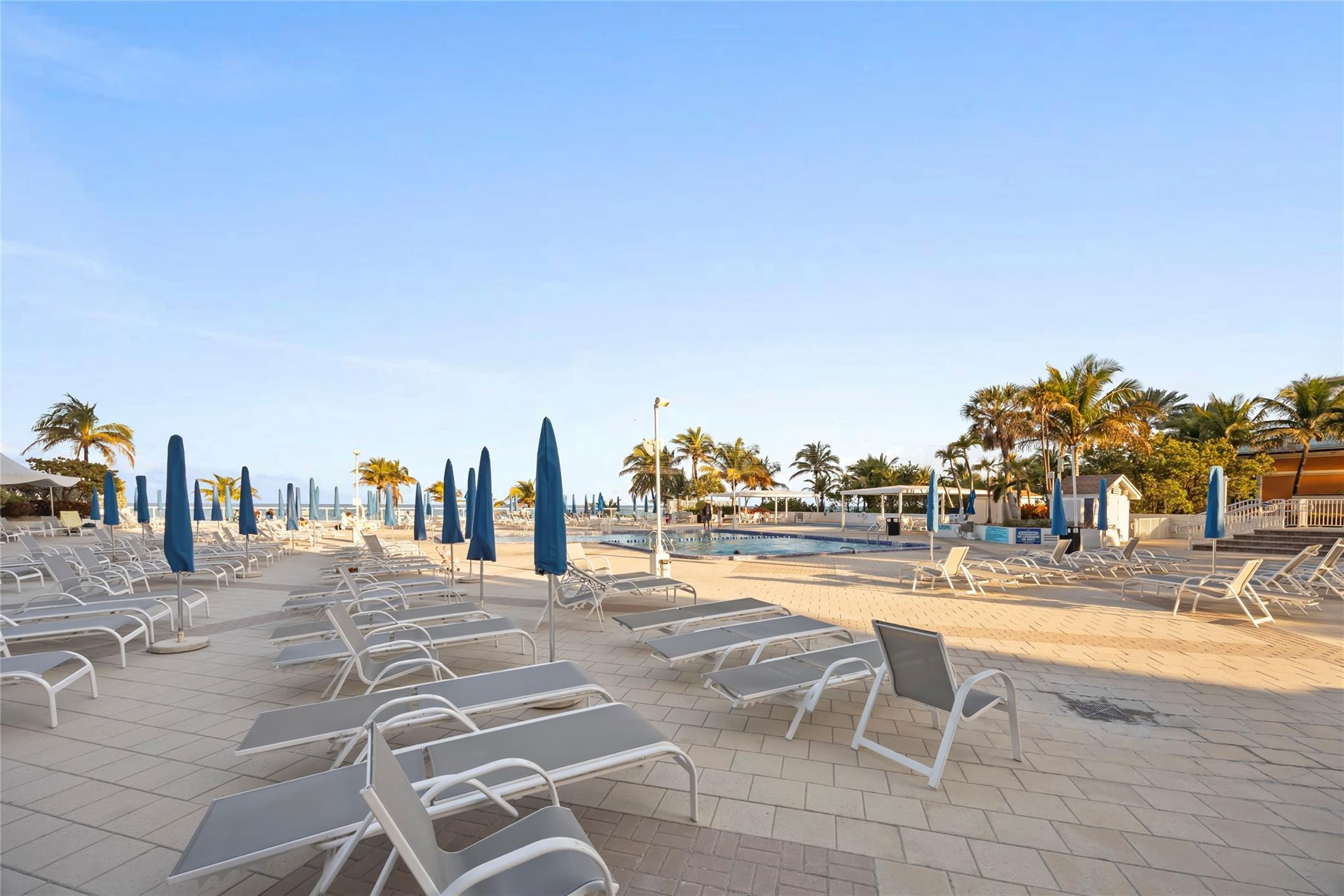 2030 S Ocean Drive 1216