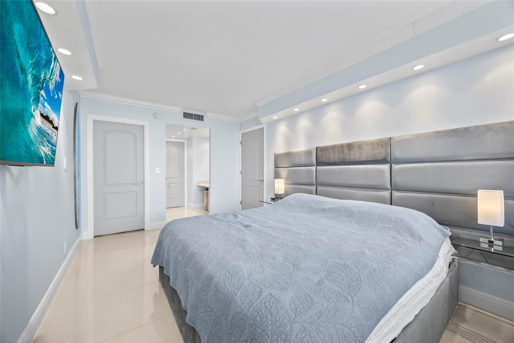 2030 S Ocean Drive 1216