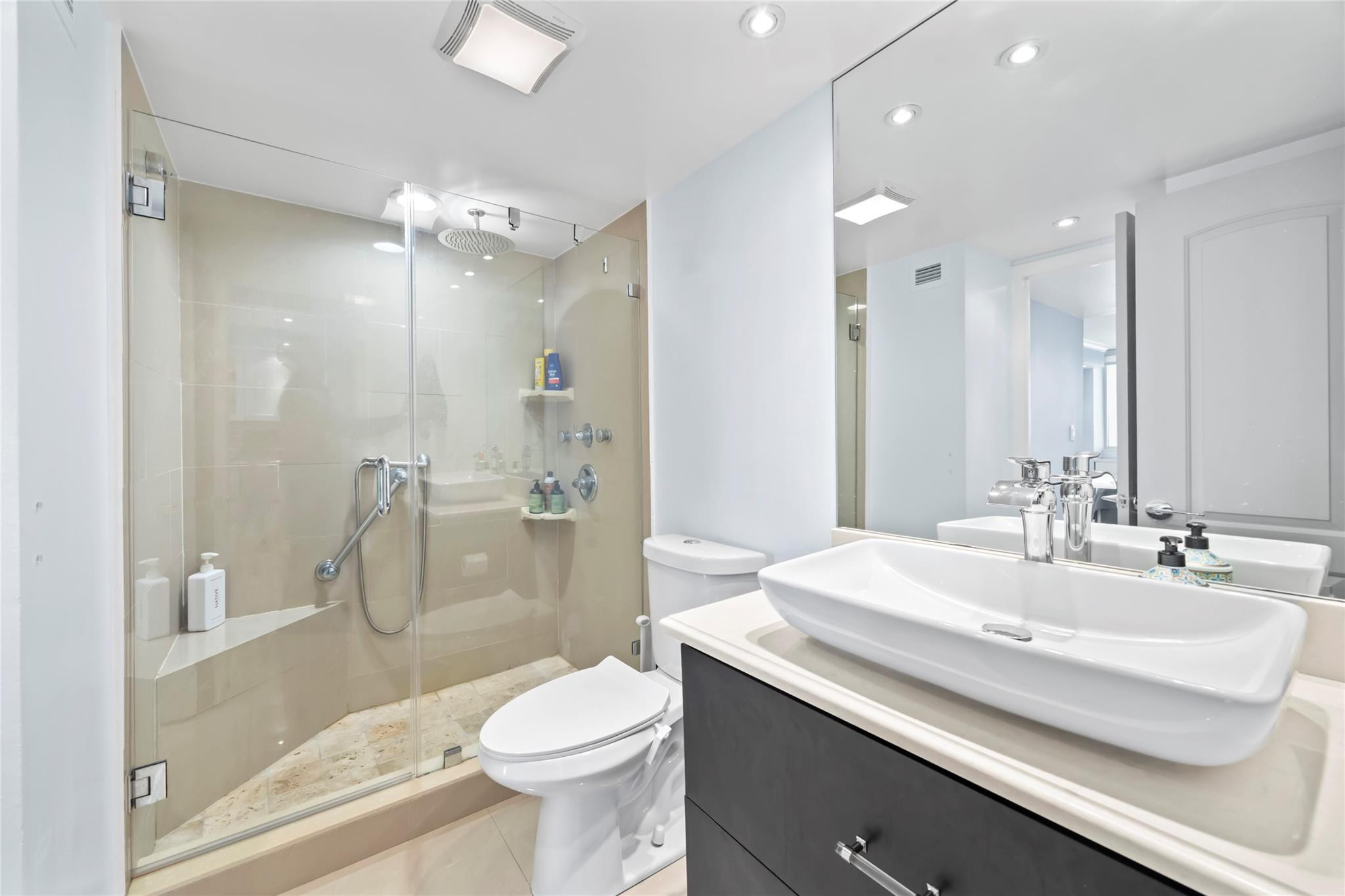 2030 S Ocean Drive 1216