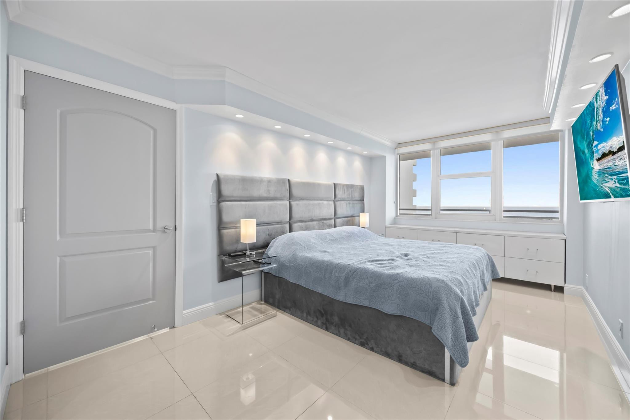 2030 S Ocean Drive 1216