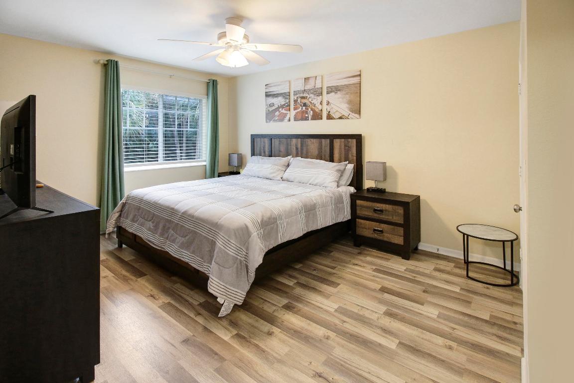 6556 Emerald Dunes Drive 207, West Palm Beach Unit: 207