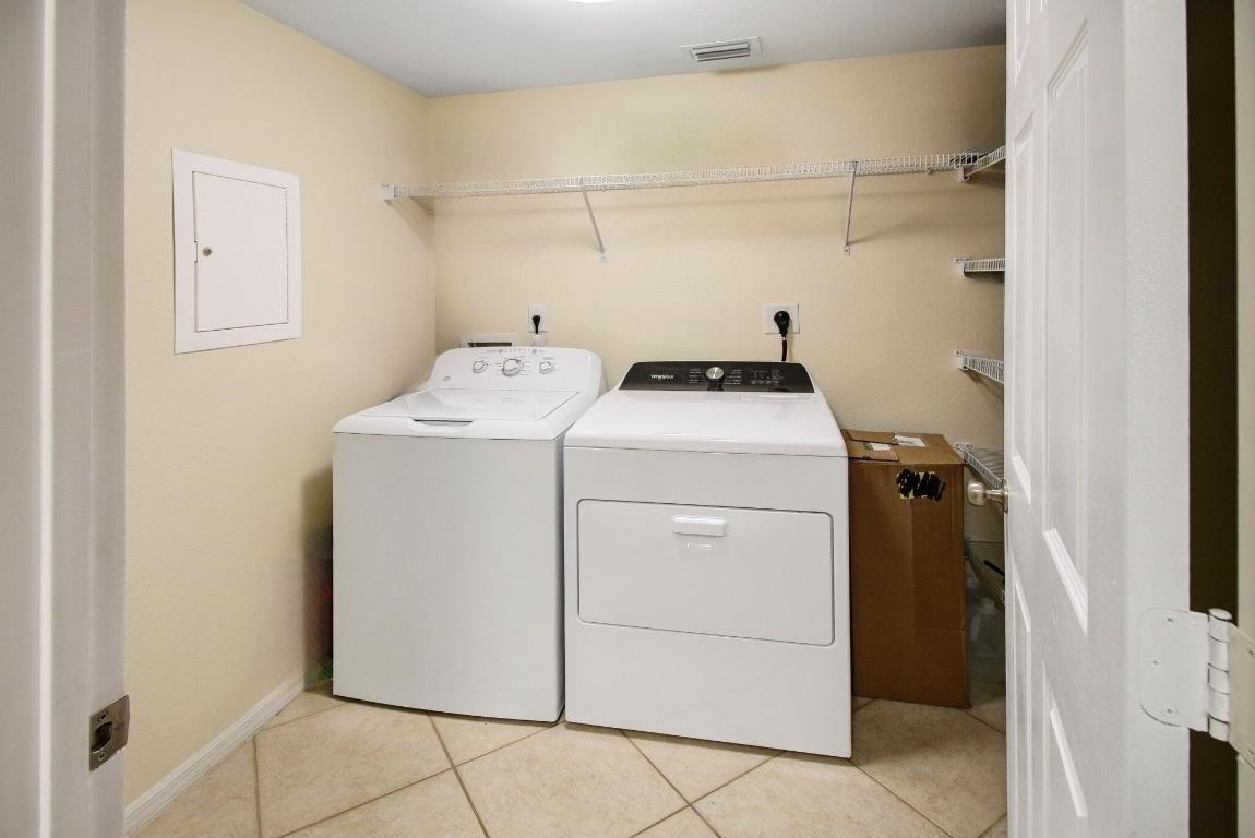 6556 Emerald Dunes Drive 207, West Palm Beach Unit: 207