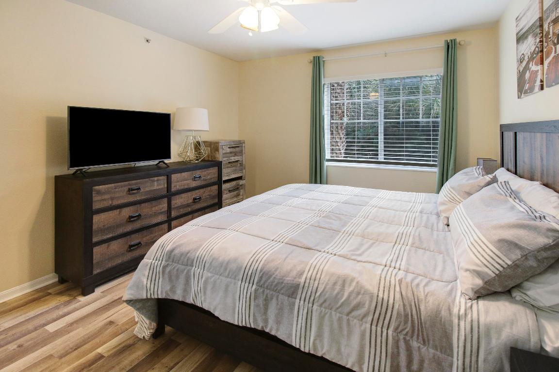 6556 Emerald Dunes Drive 207, West Palm Beach Unit: 207