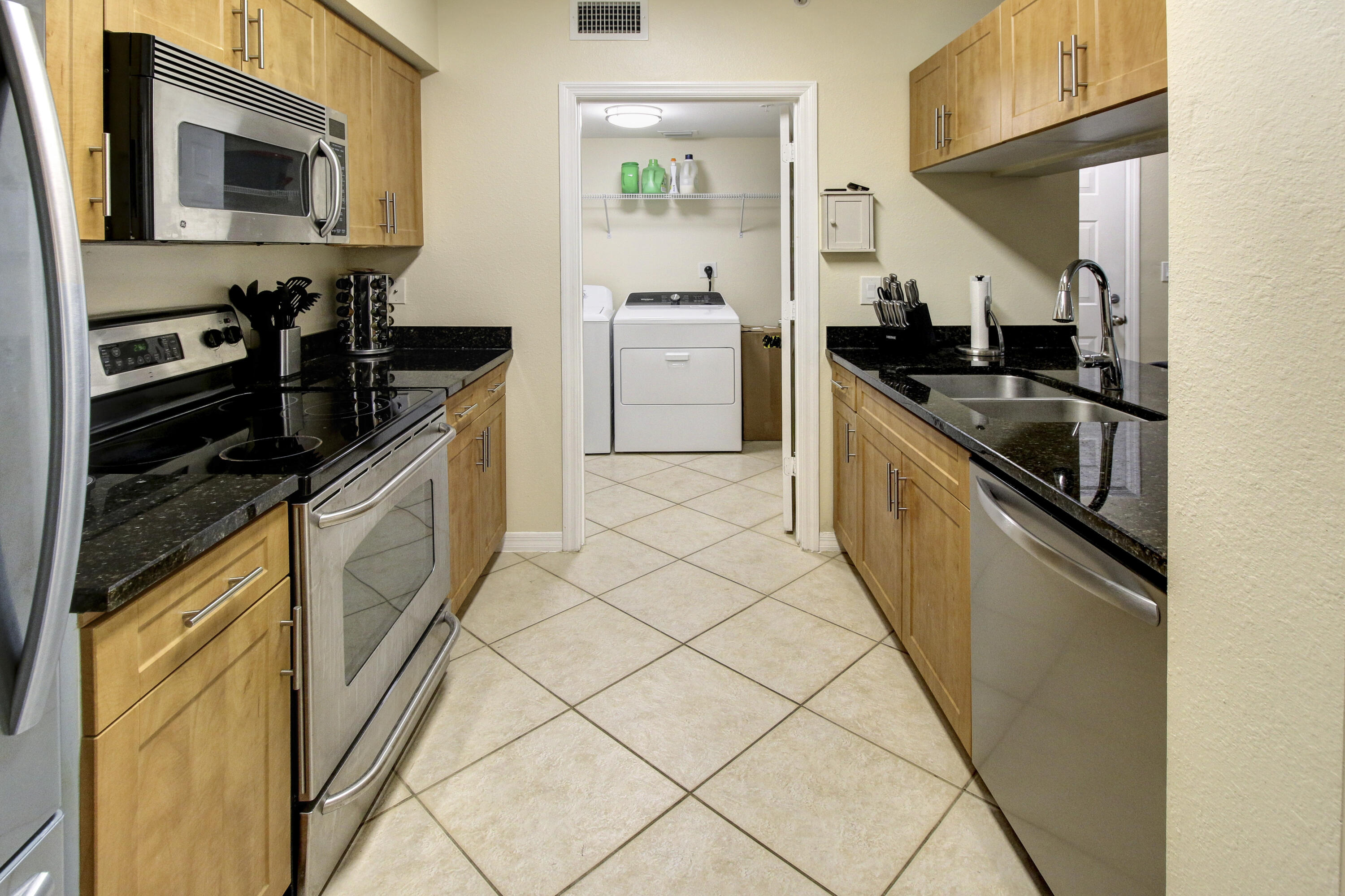 6556 Emerald Dunes Drive 207, West Palm Beach Unit: 207