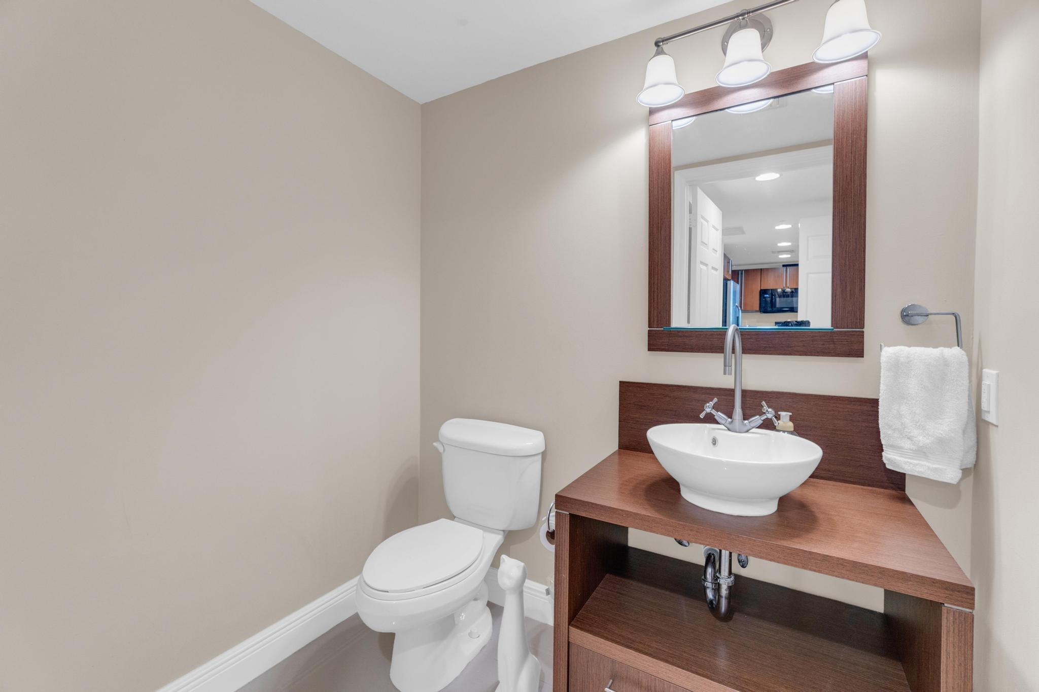 610 Clematis Street 229