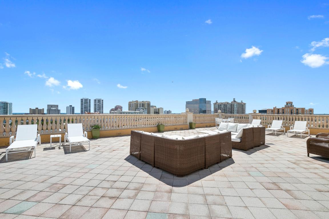 403 S Sapodilla Avenue 102