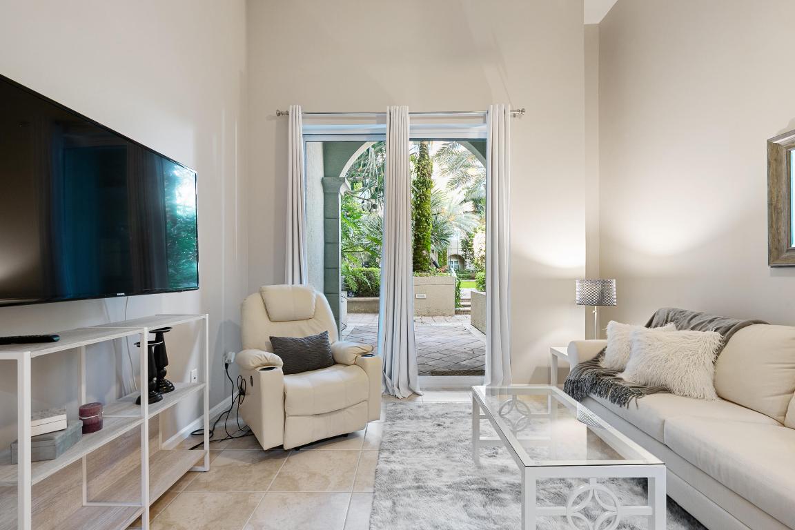 403 S Sapodilla Avenue 102